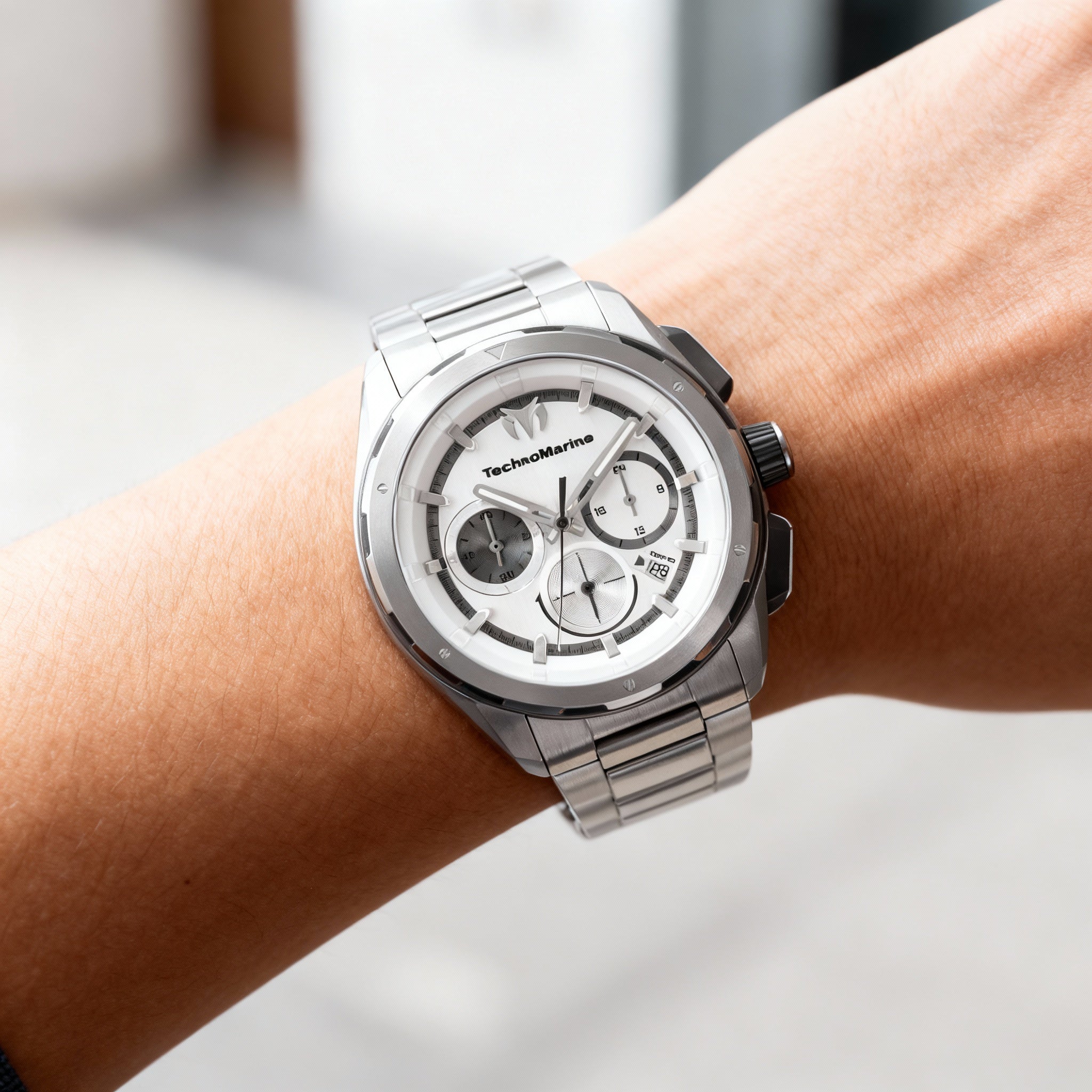 TechnoMarine OCEAN - NOMAD TM-318091 Unisex Silver Stainless Steel Bracelet Quartz Watch 43mm, Photo 3