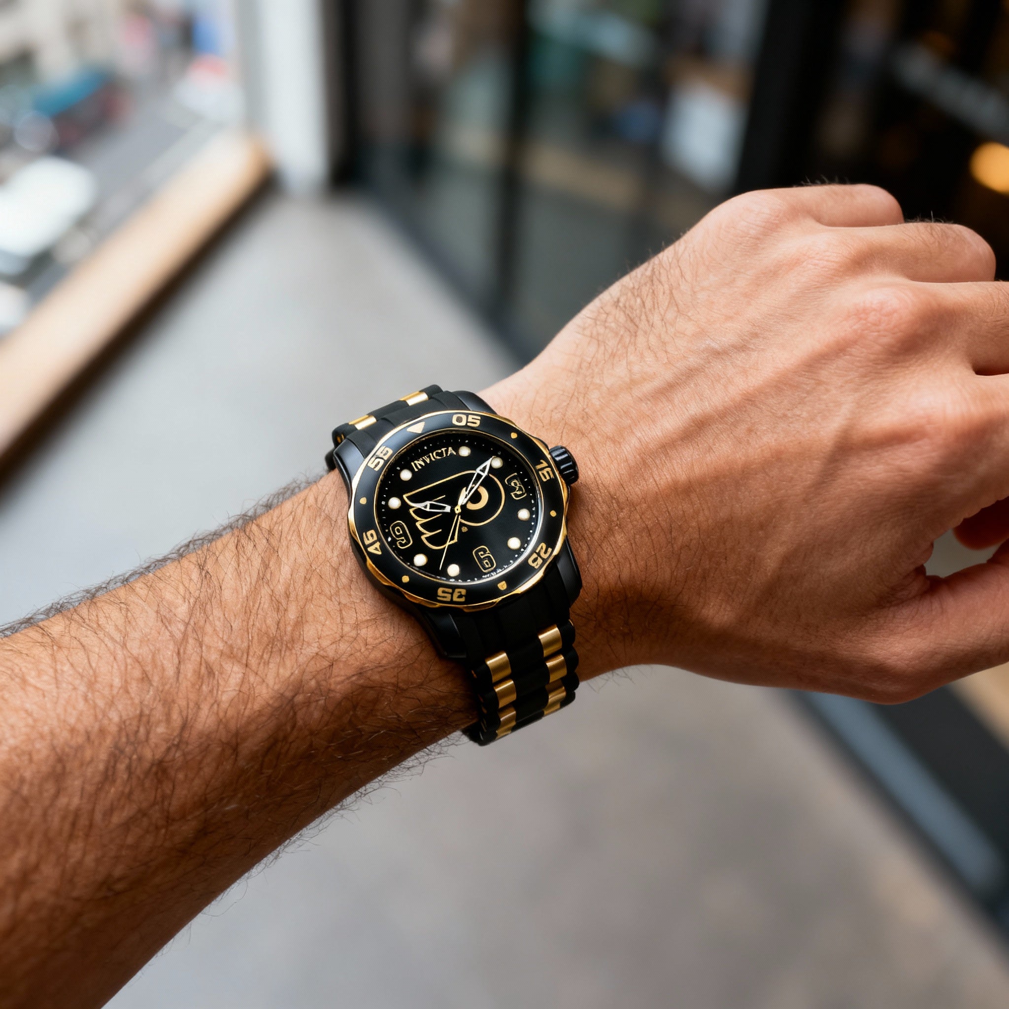 Invicta NHL Collection IN-42308-AMZUK Men's Quartz Analog Black Stainless Steel Water Resistant 48mm Watch, Photo 4