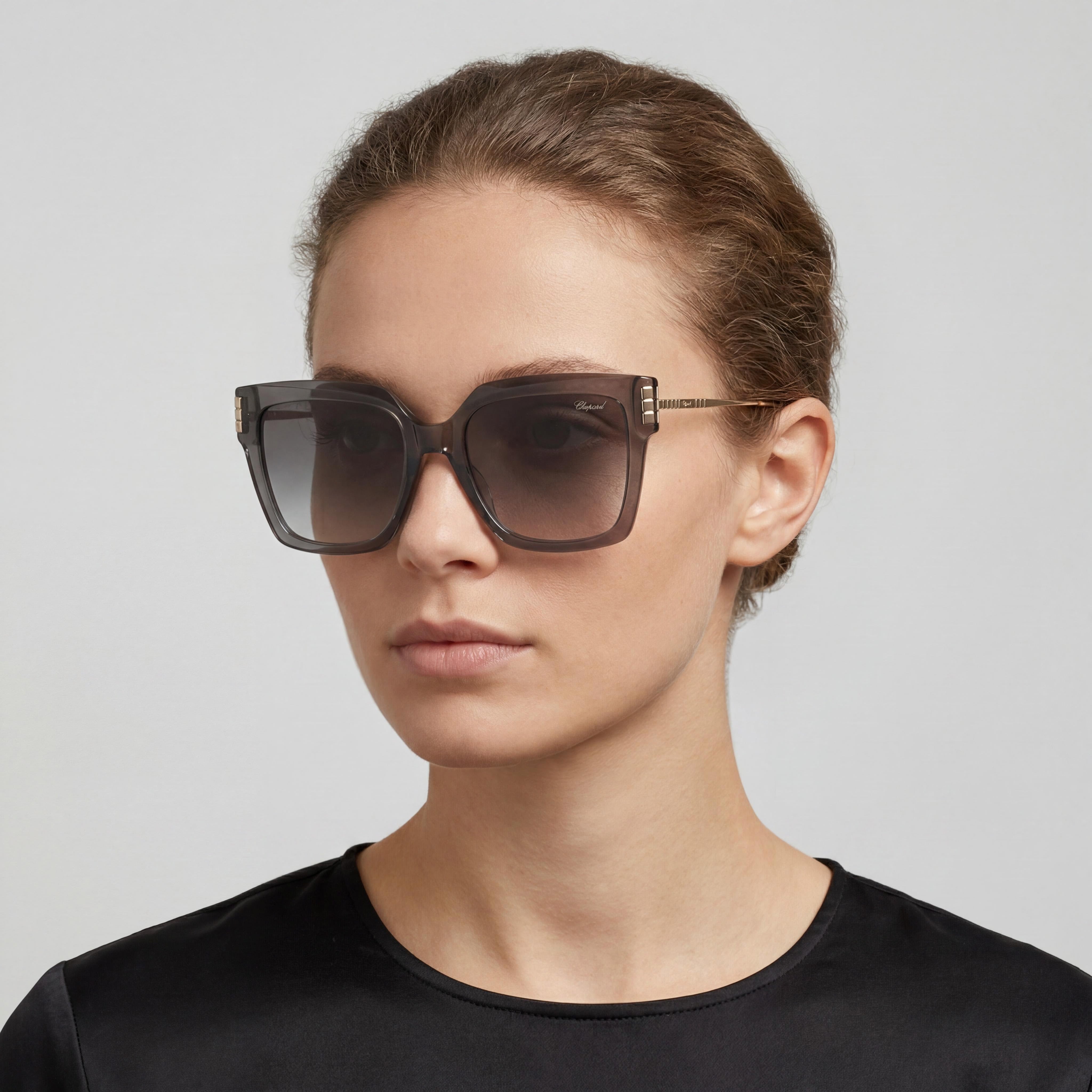 Gafas de sol no polarizadas Chopard para mujer Sch353m de titanio gris transparente con degradado de humo de 54 mm, Photo 4