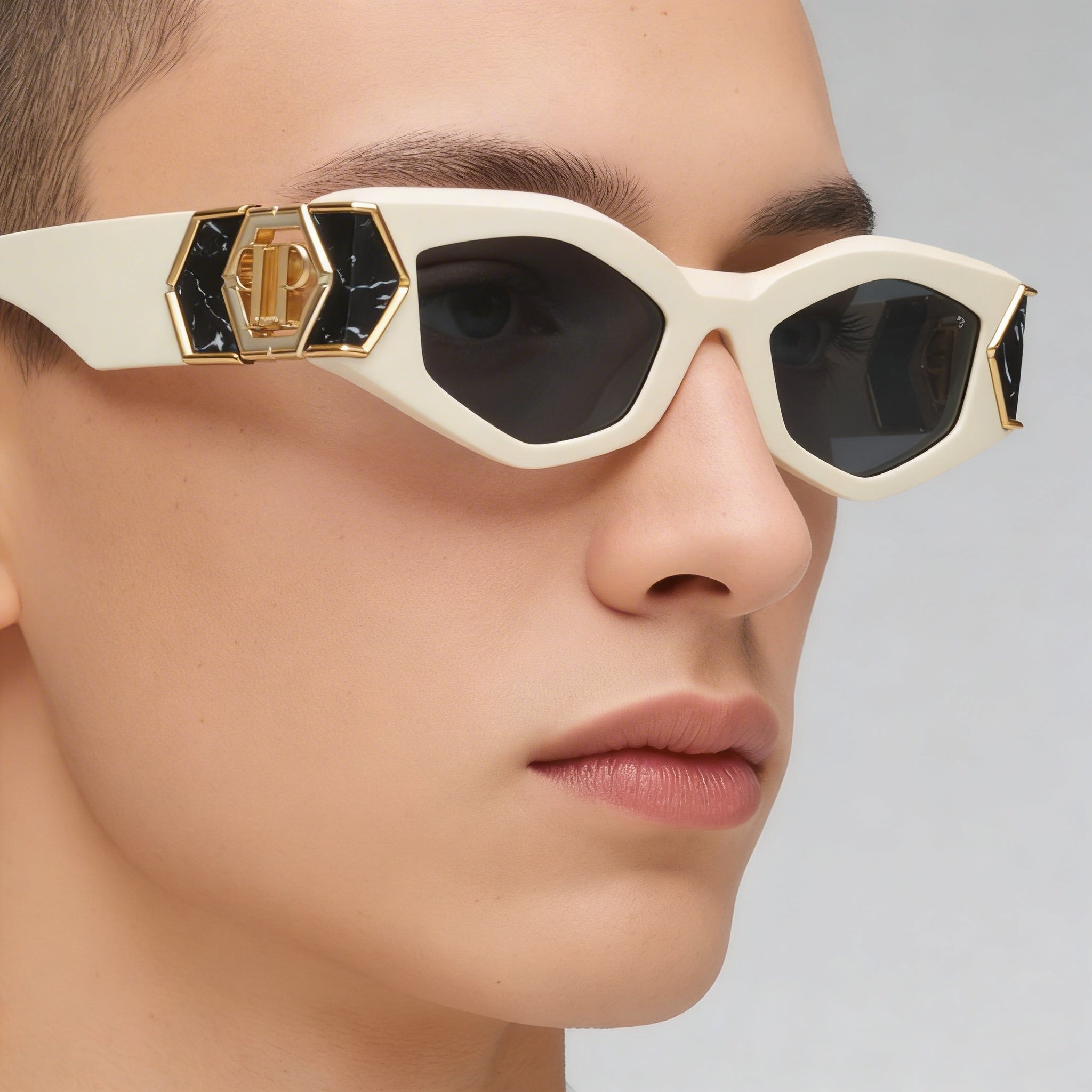 Philipp Plein Spp136m Unisex Acetate Frame Sunglasses with Beige Frame and Smoke Lenses, 52mm Lens Width, Photo 4