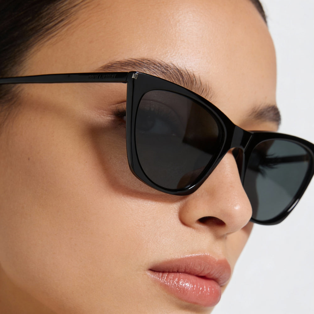 Gafas de sol Yves Saint Laurent Sport para mujer, de acetato negro, con forma de ojo de gato y lentes multicolor, 55 mm