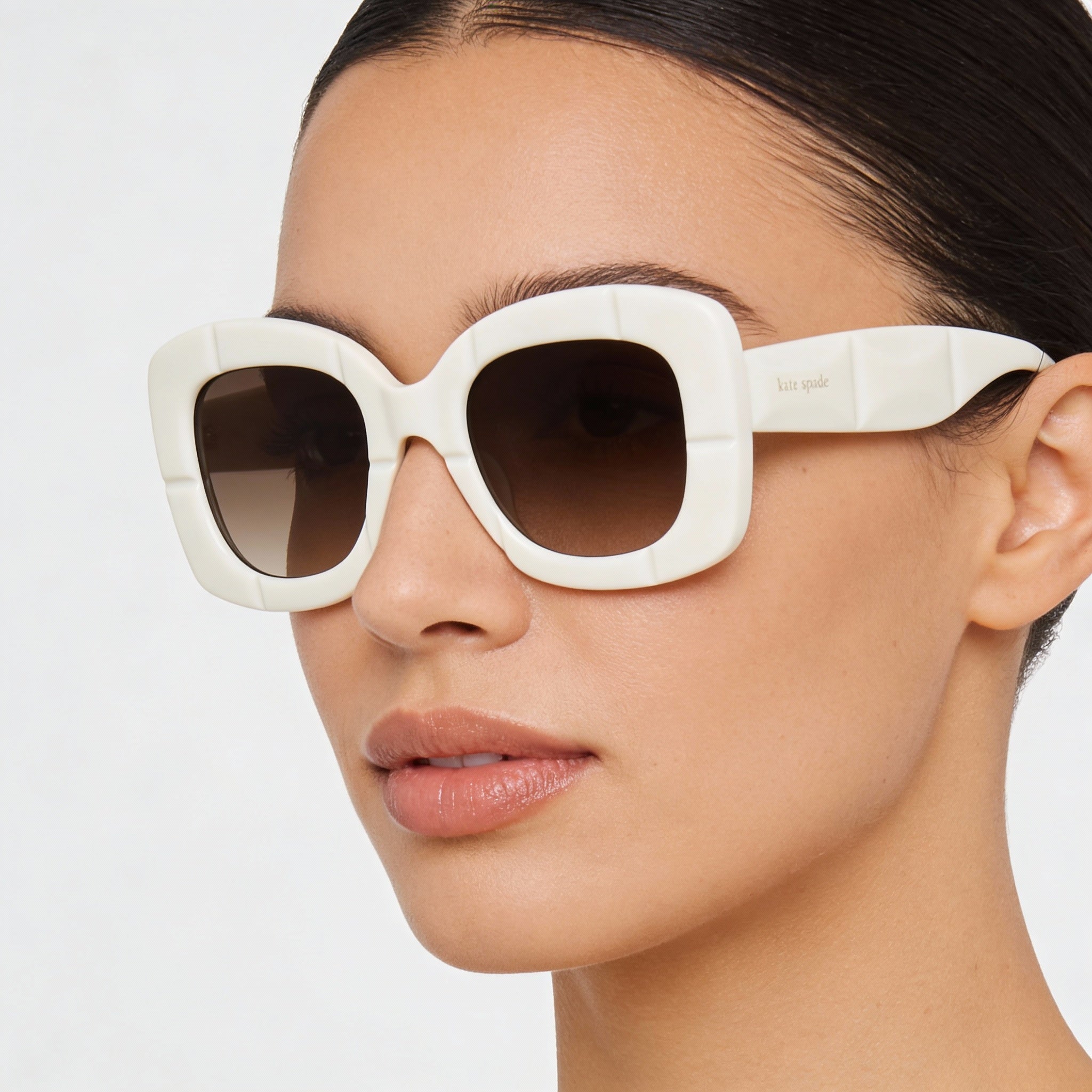 Gafas de sol Kate Spade New York para mujer, estilo casual, de acetato blanco roto, con montura cuadrada, protección UV y sombreado marrón, de 50 mm, Photo 3