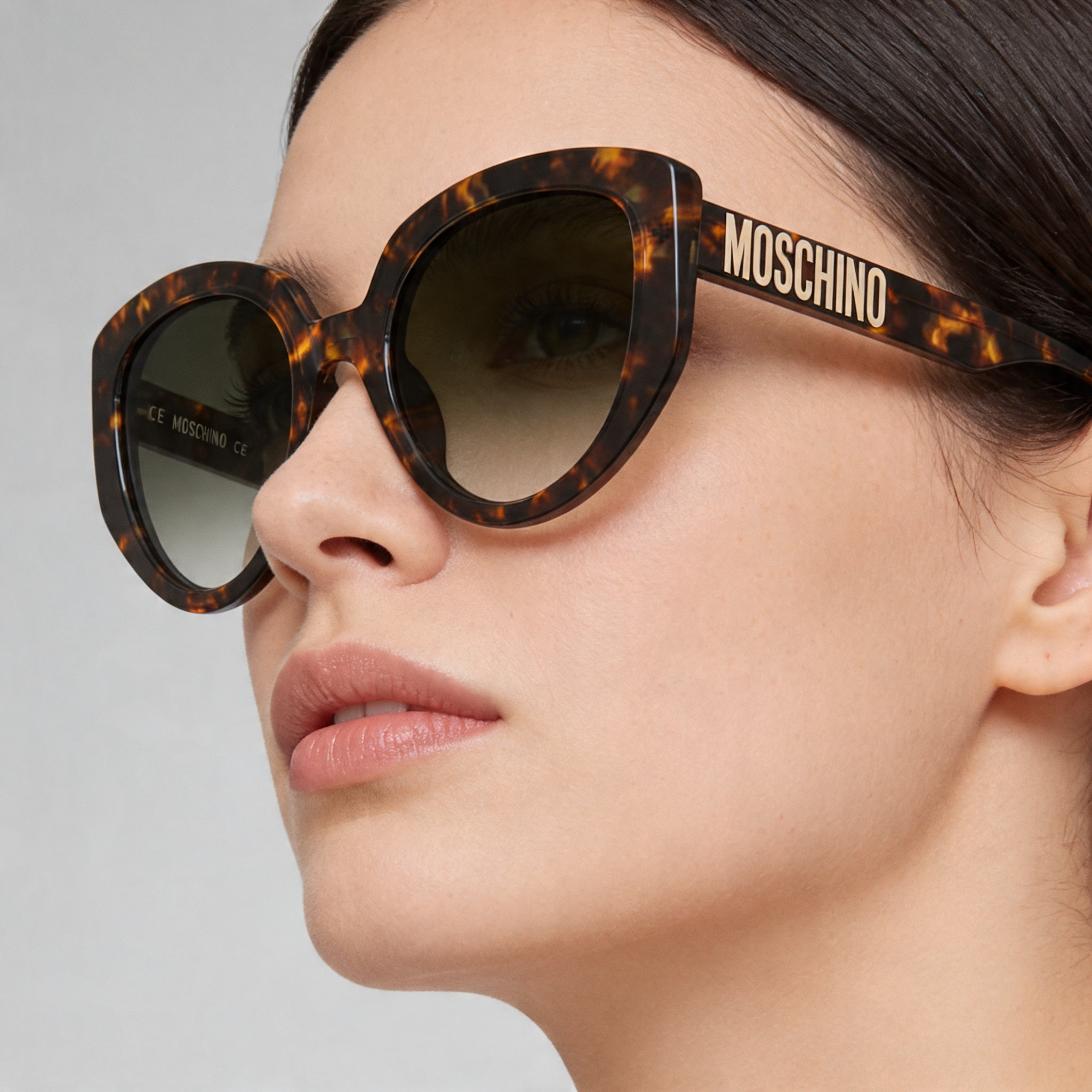 Gafas de sol Moschino informales de acetato havana para mujer con lentes de policarbonato verde sombreado de 53 mm, Photo 3