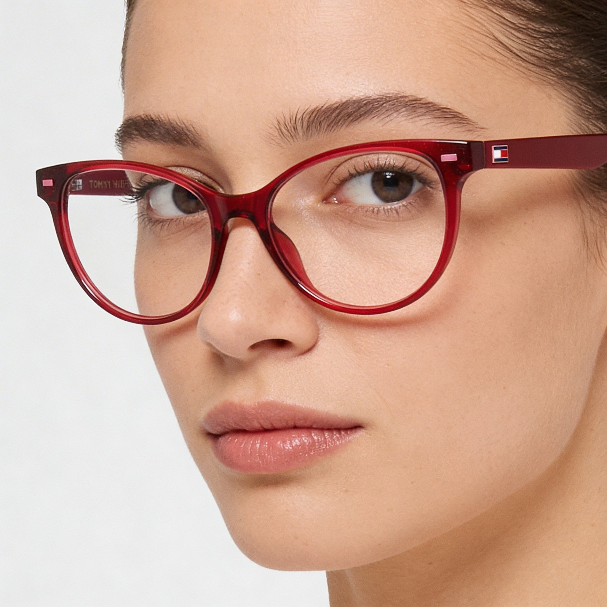Gafas de sol Tommy Hilfiger modernas para mujer, montura inyectada con purpurina roja, lentes de policarbonato no polarizadas, 48 mm, Photo 5