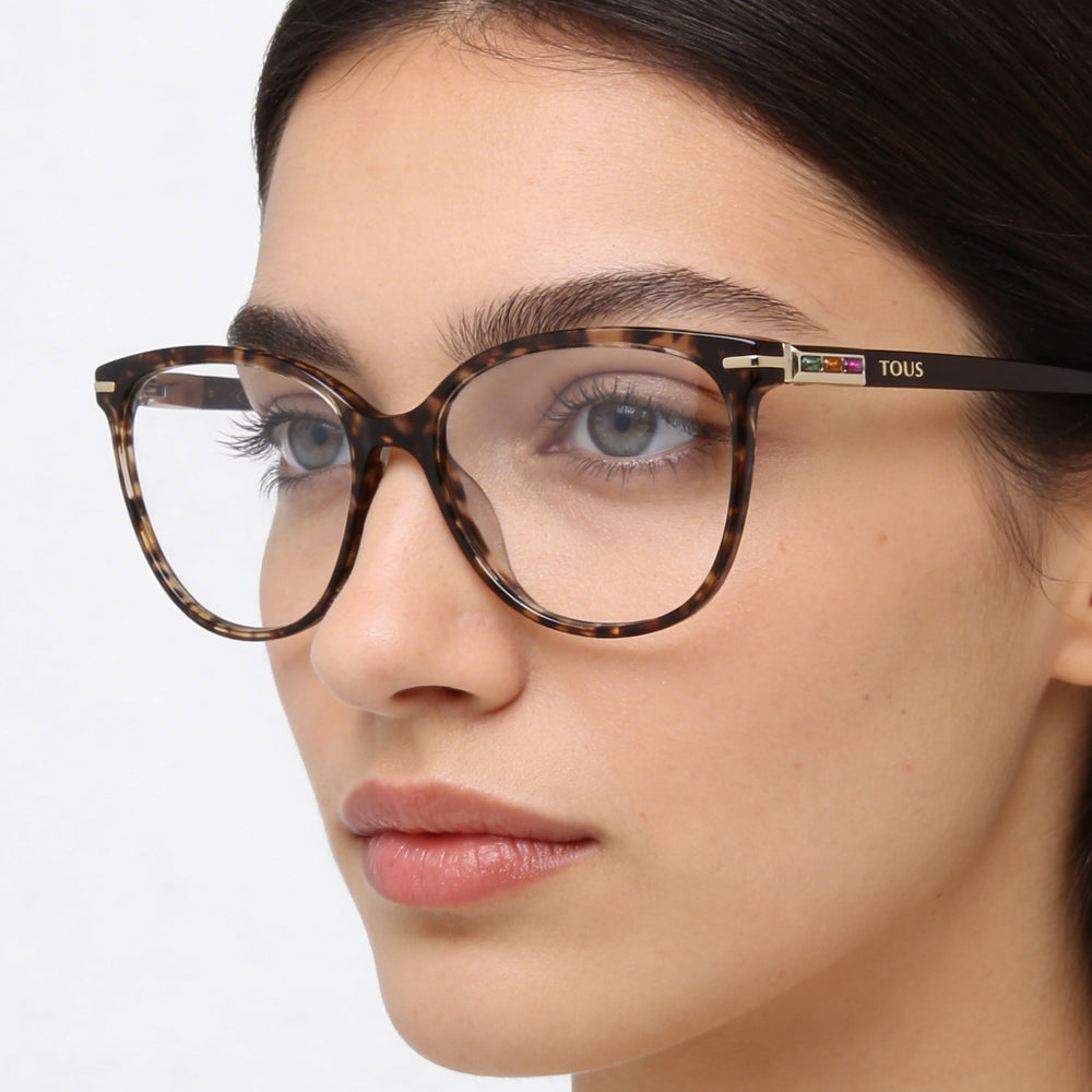 Montura de acetato TOUS Classic para mujer en color Havana marrón transparente con lentes de 53 mm, puente de 16 mm y patillas de 135 mm