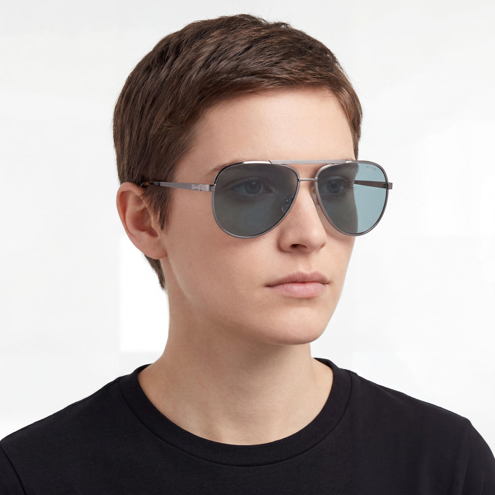 GUESS Gu00209 Gafas Metálicas Unisex, Gris Plomo Brillante, Protección 100% UVA y UVB, No Polarizadas, 61mm