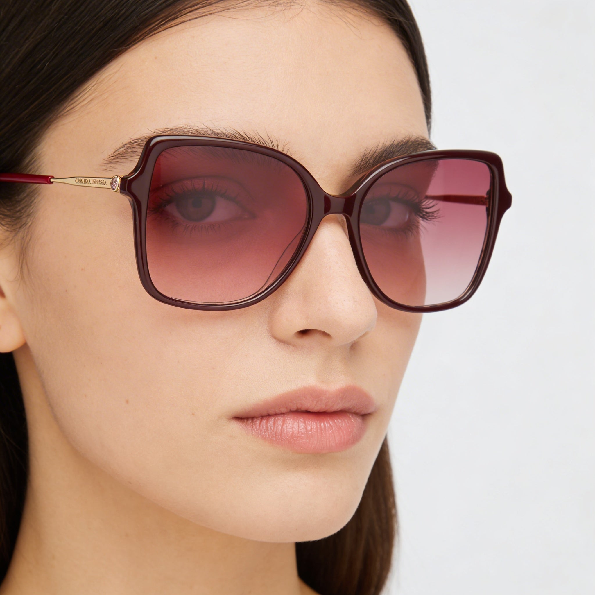 Gafas de sol de acetato de Carolina Herrera para mujer de temporada, montura rosa dorada burdeos con lentes burdeos doradas de 55 mm, Photo 4