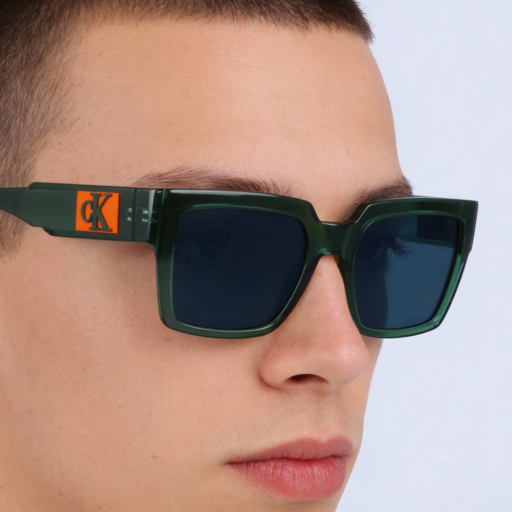 Gafas de sol unisex Calvin Klein Ckj23622s de resina vegetal verde con 100 % de protección UV, 53 mm, Photo 4