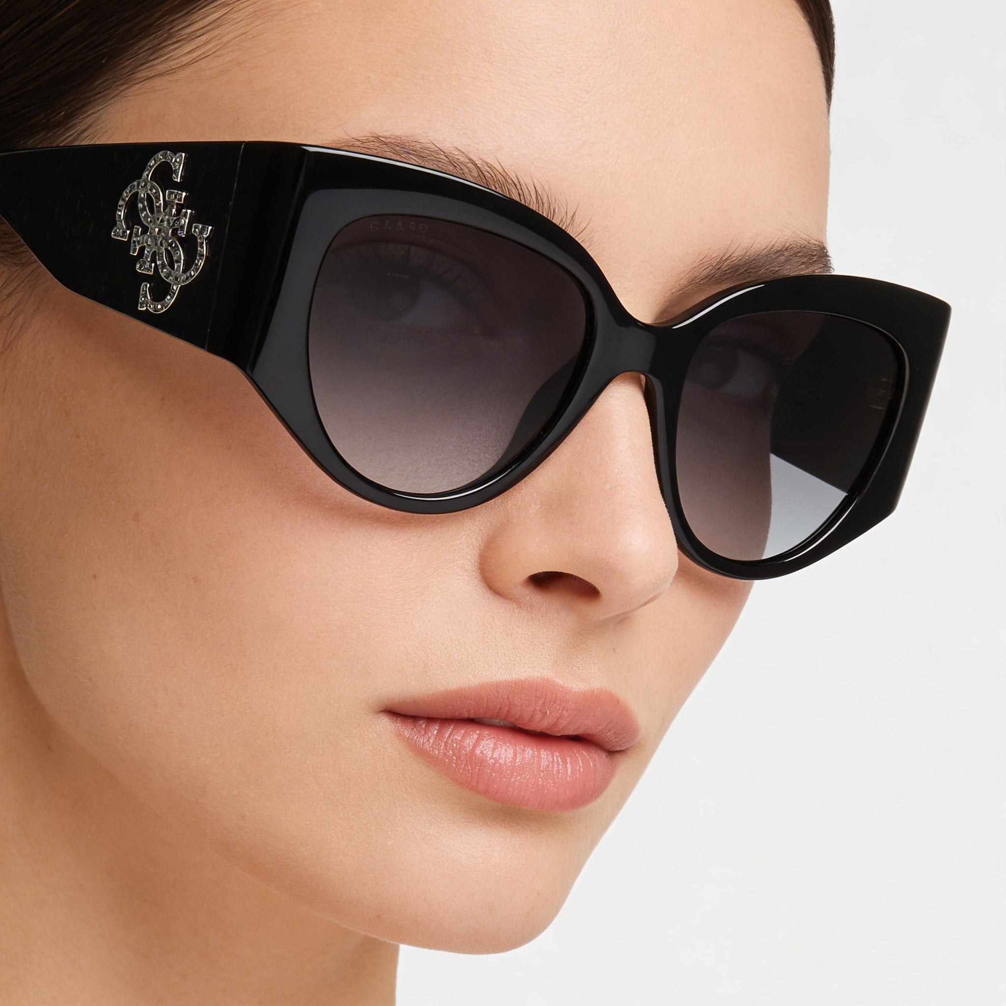GUESS Casual Women's Shiny Black Plastic Frame Non-Polarized Gradient Smoke Sunglasses with 100% UV Protection 54mm, Photo 4