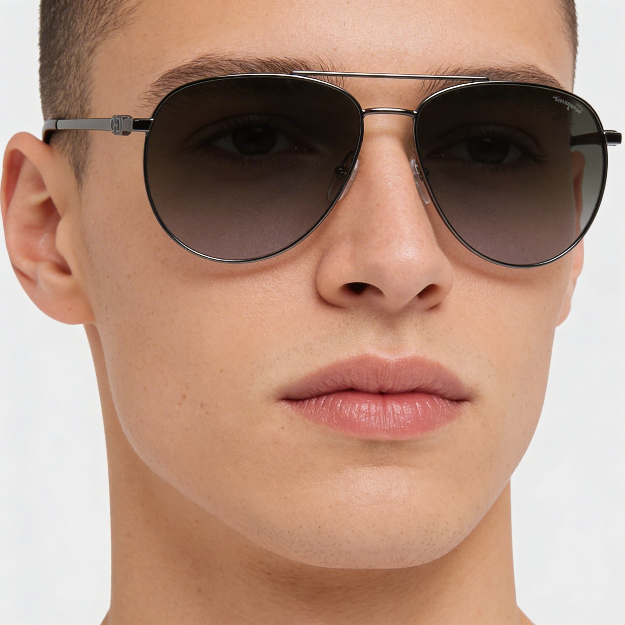 Gafas unisex contemporáneas Ferragamo de plástico rutenio con lentes grises con protección UV de 60 mm, Photo 5