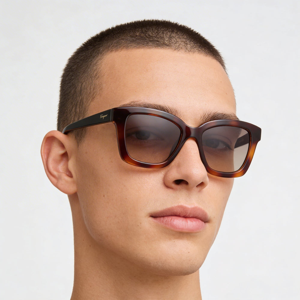 Gafas de sol Ferragamo Classic unisex, de plástico carey, con lentes marrones degradadas no polarizadas y protección UV de 53 mm