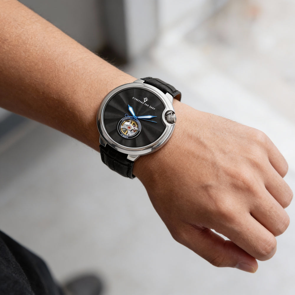 Reloj Christian Van Sant para hombre, moderno, con esfera negra, movimiento automático, resistente al agua y cristal mineral resistente a arañazos.