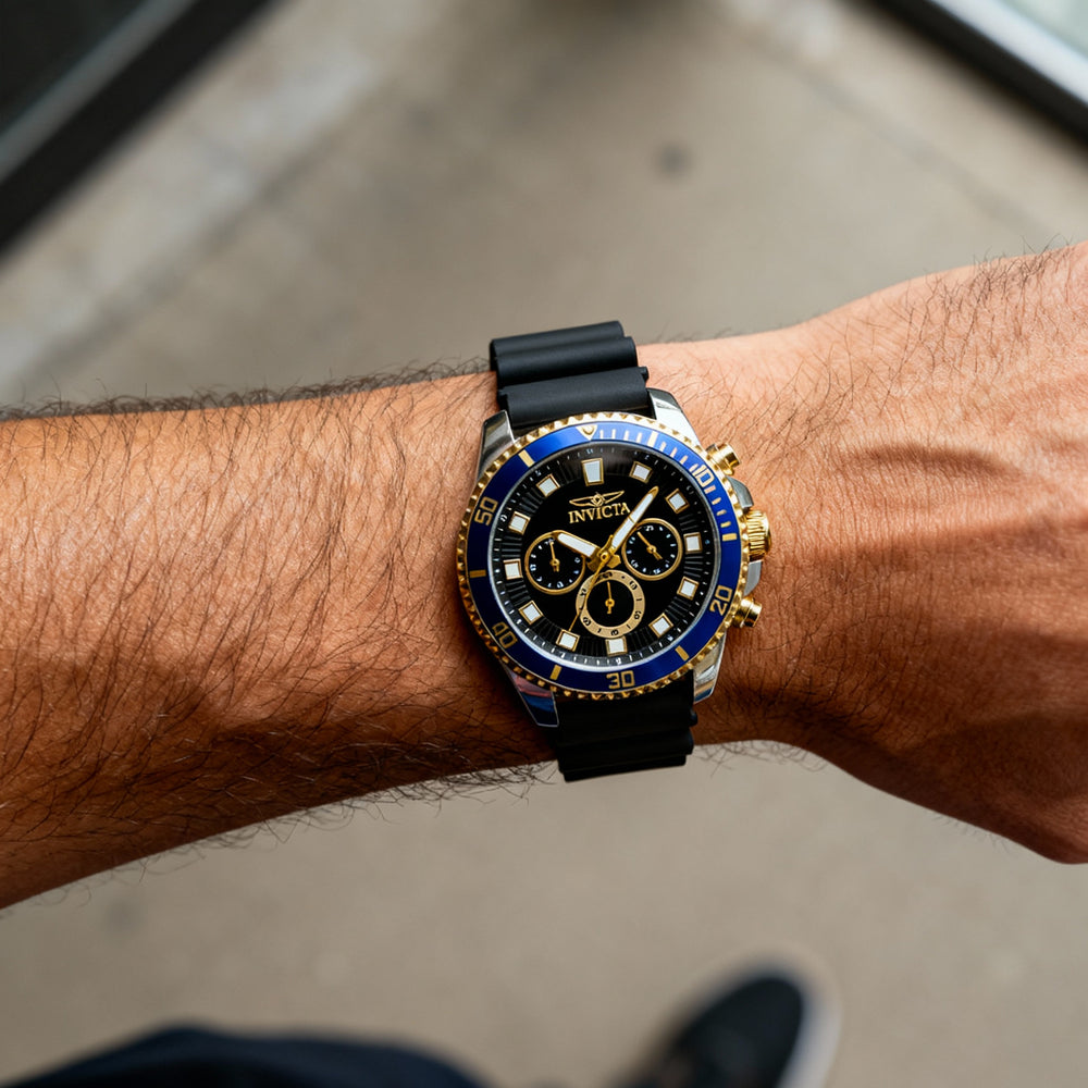 Reloj cronógrafo de cuarzo Invicta Pro Diver 46121 para hombre, de acero inoxidable plateado, con esfera negra y caja de 45 mm.