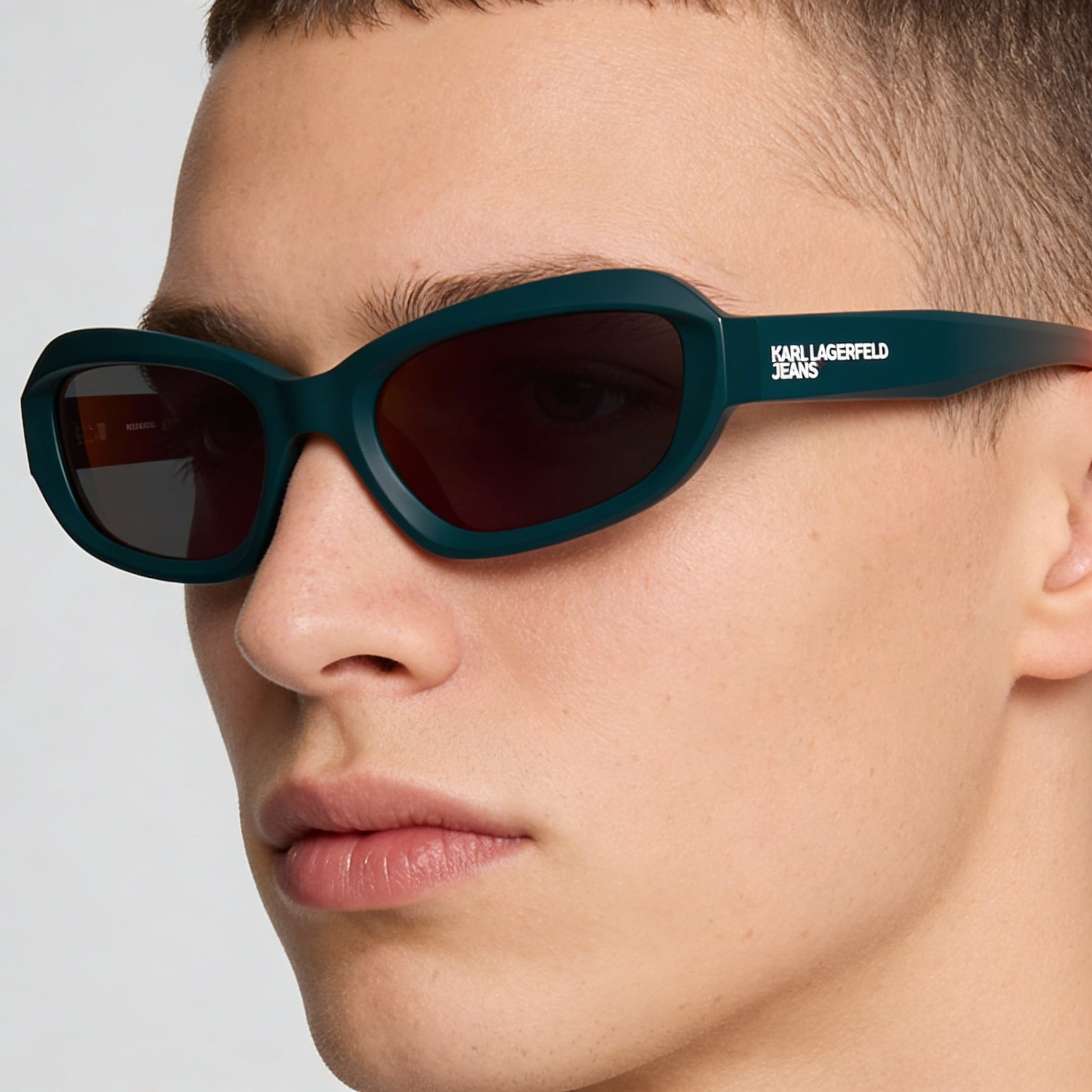 KARL LAGERFELD Klj6200s Unisex Size L UV Protection Plastic Petrol Brick Sunglasses with Solid Grey Red Mirror Lenses, Photo 3