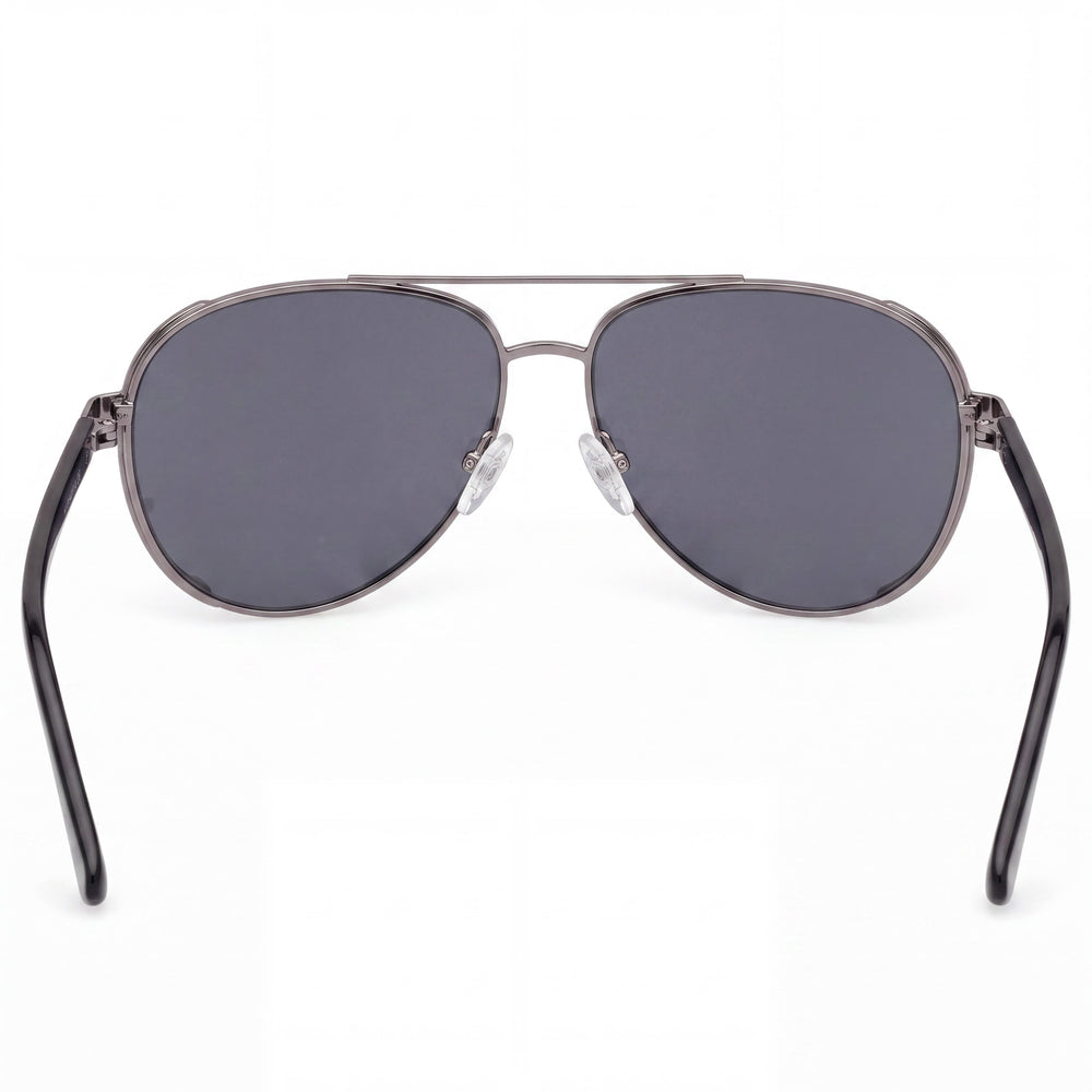 GUESS GU00140 Gafas de sol piloto con montura de metal brillante color plomo, lentes ahumadas con 100% protección UV 61mm