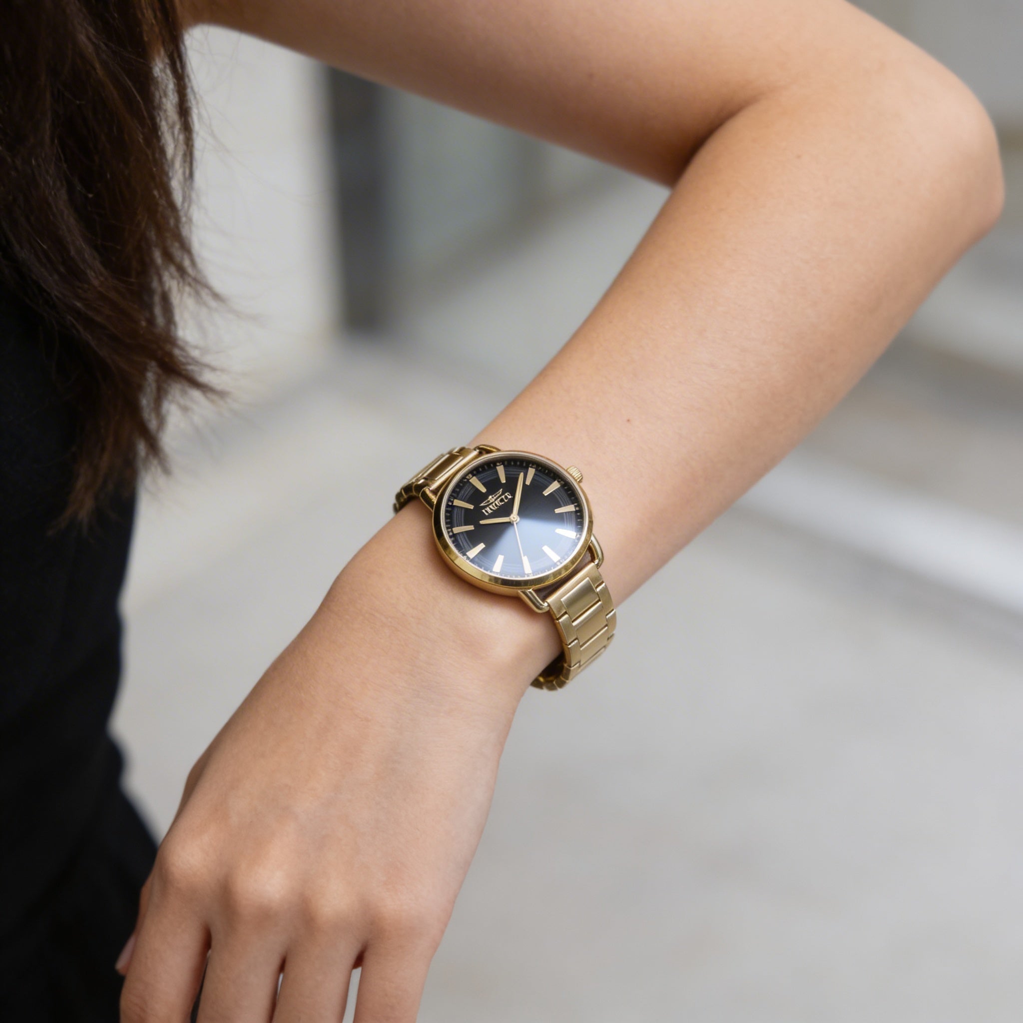 Reloj Invicta Wildflower 47322 para mujer, esfera negra dorada, cuarzo, resistente al agua y a los arañazos, 38 mm, Photo 3