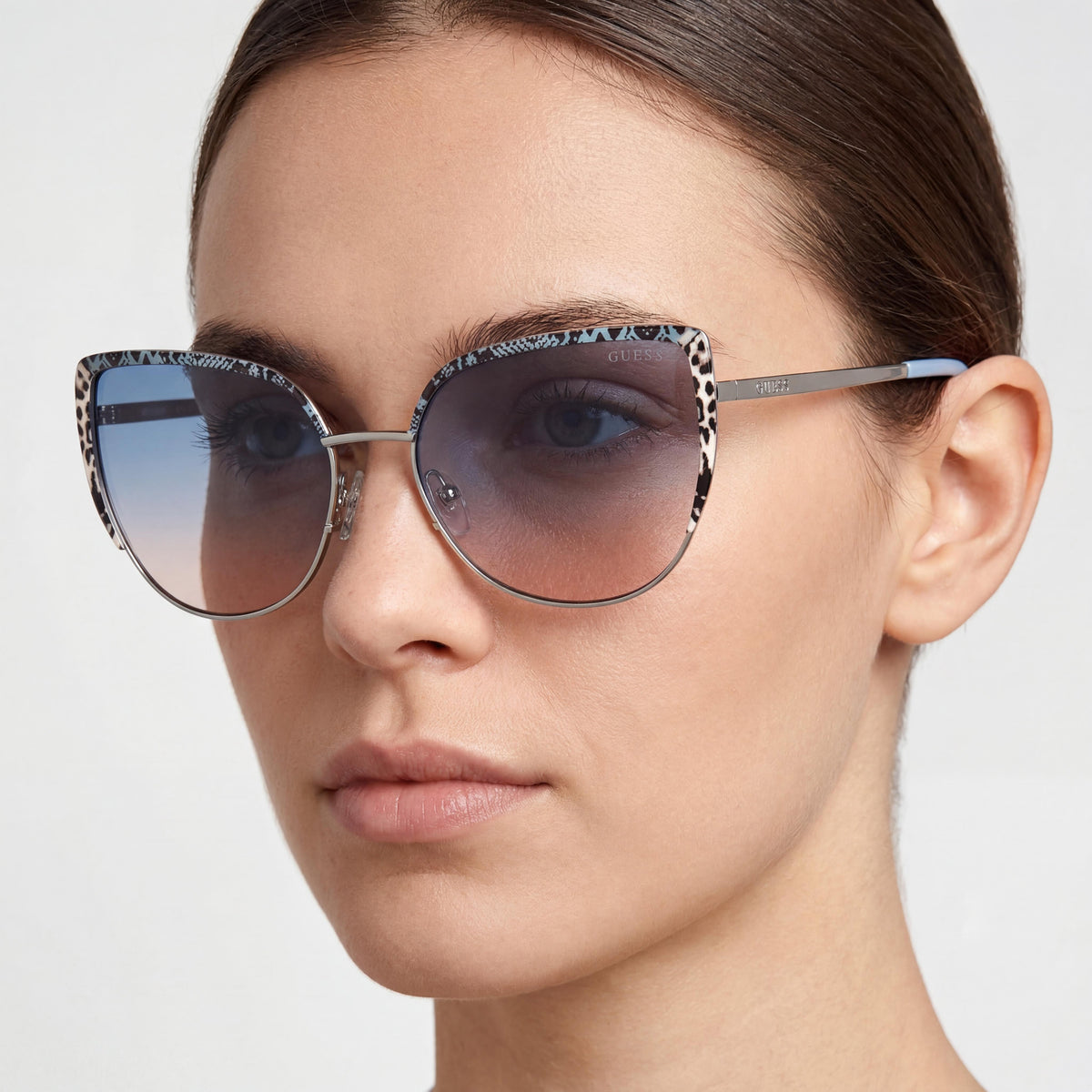 GUESS Casual Women's Metal Frame Non-Polarized Sunglasses, Shiny Light Ruthenium Frame, Shiny Light Nickeltin Lens, 59mm, Photo 3