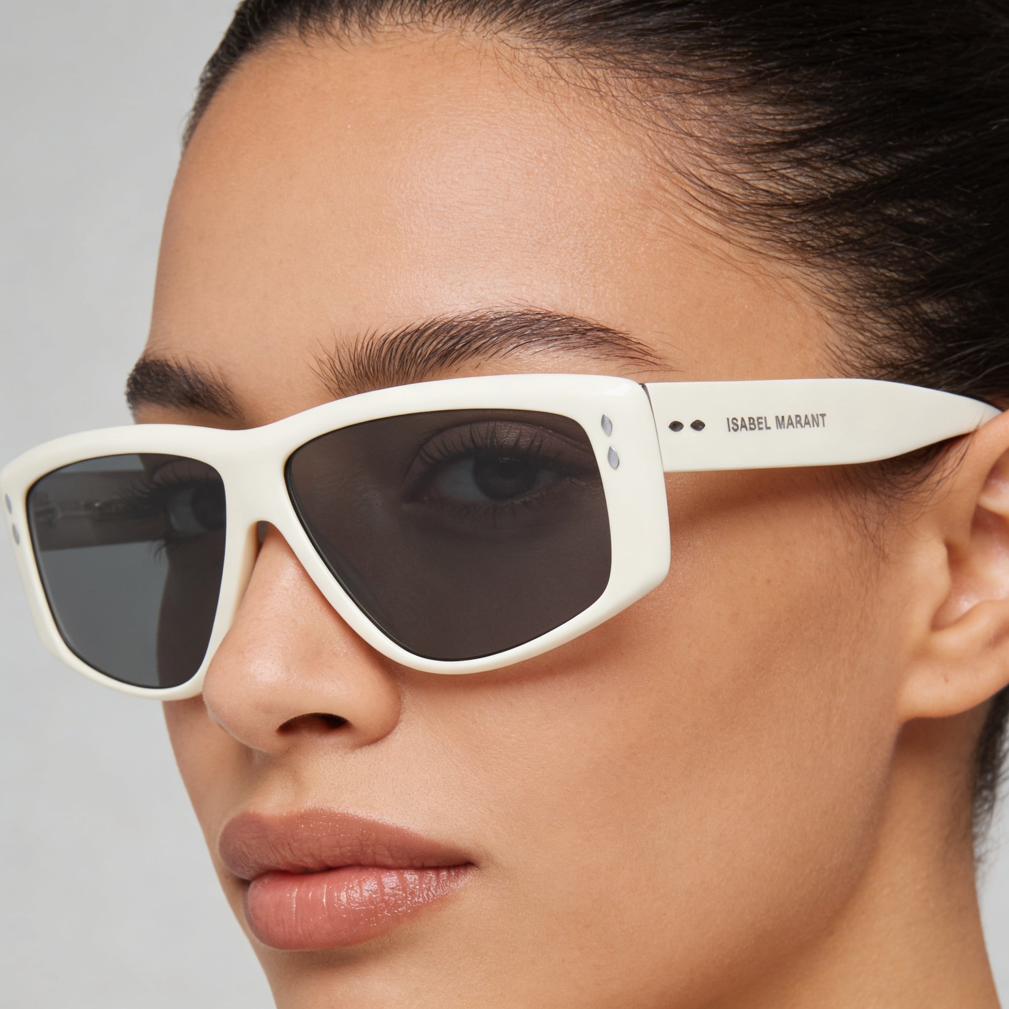 Gafas de sol rectangulares modernas Isabel Marant para mujer con montura de acetato color marfil y lentes UV grises de 61 mm, Photo 5