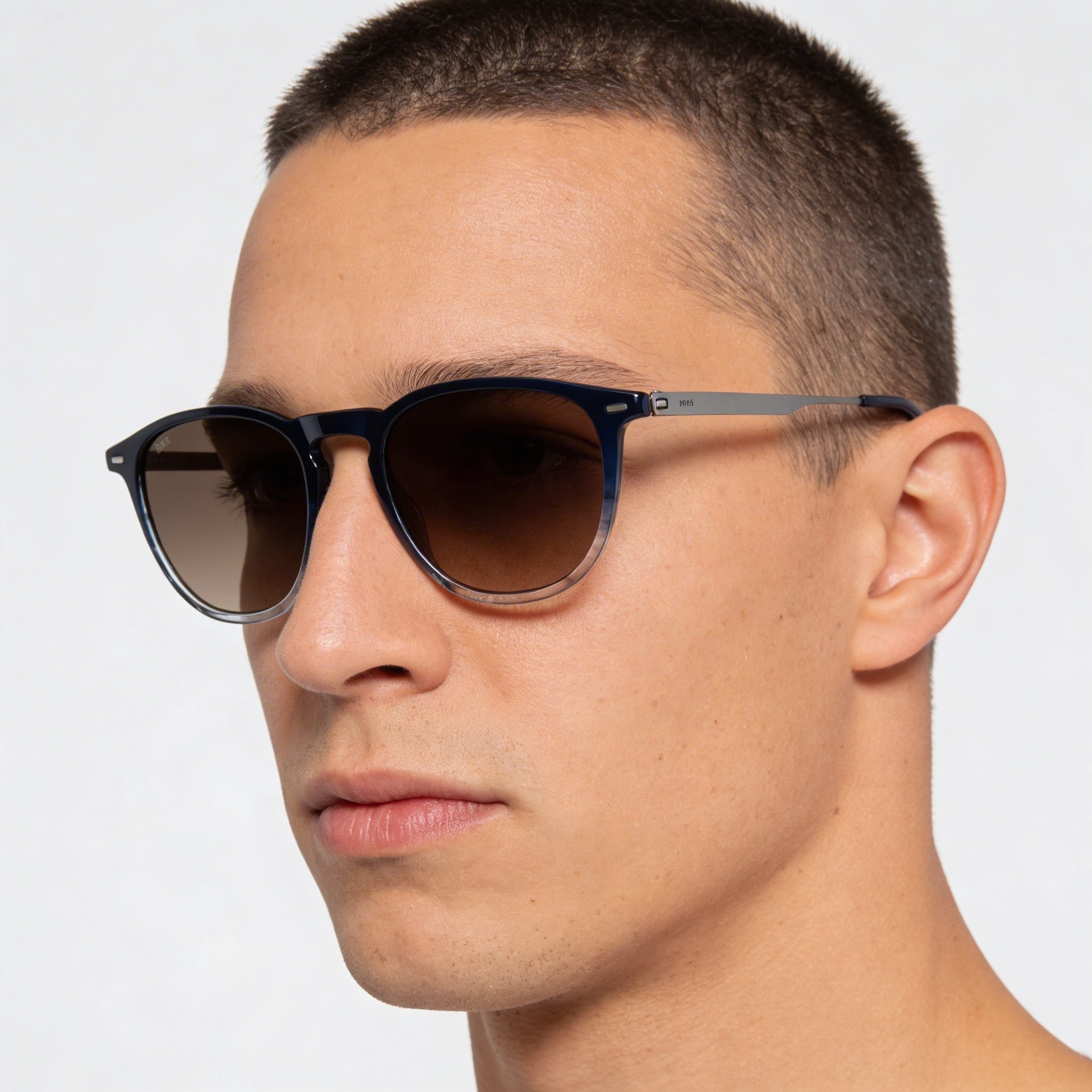Gafas de sol Hugo Boss Modern para hombre, de acetato azul claro con cuerno de rutenio, sin polarizar, con protección UV, de 52 mm de ancho de lente, Photo 3