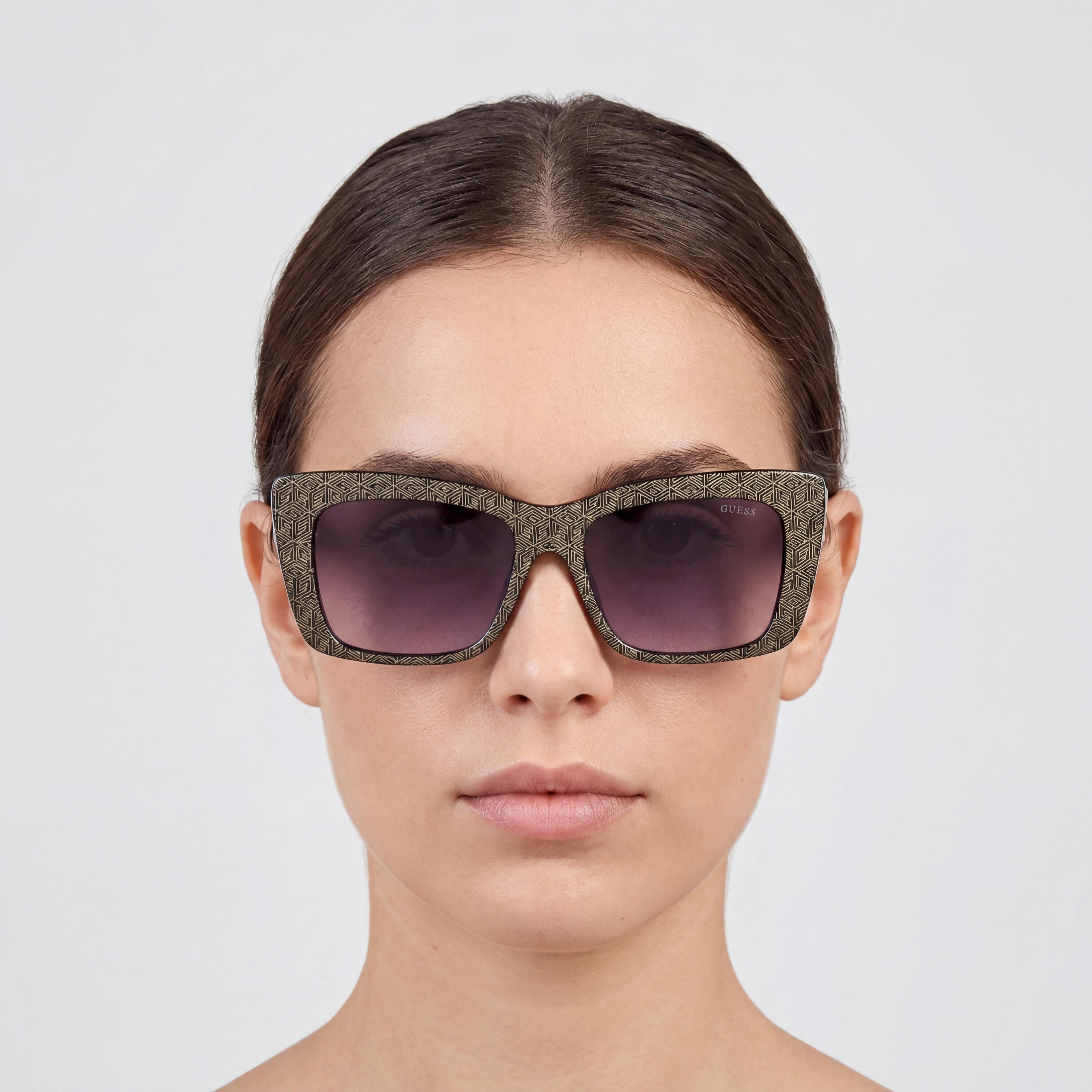 Guess Gafas de Sol para Mujer Modernas, Negras Brillantes, Plástico, Degradado Ahumado, Protección UV No Polarizada, 55mm, Photo 5