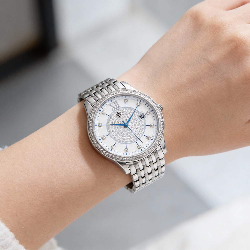 Reloj de cuarzo Christian Van Sant Carla CV0480 para mujer, con caja y pulsera de acero inoxidable y esfera blanca