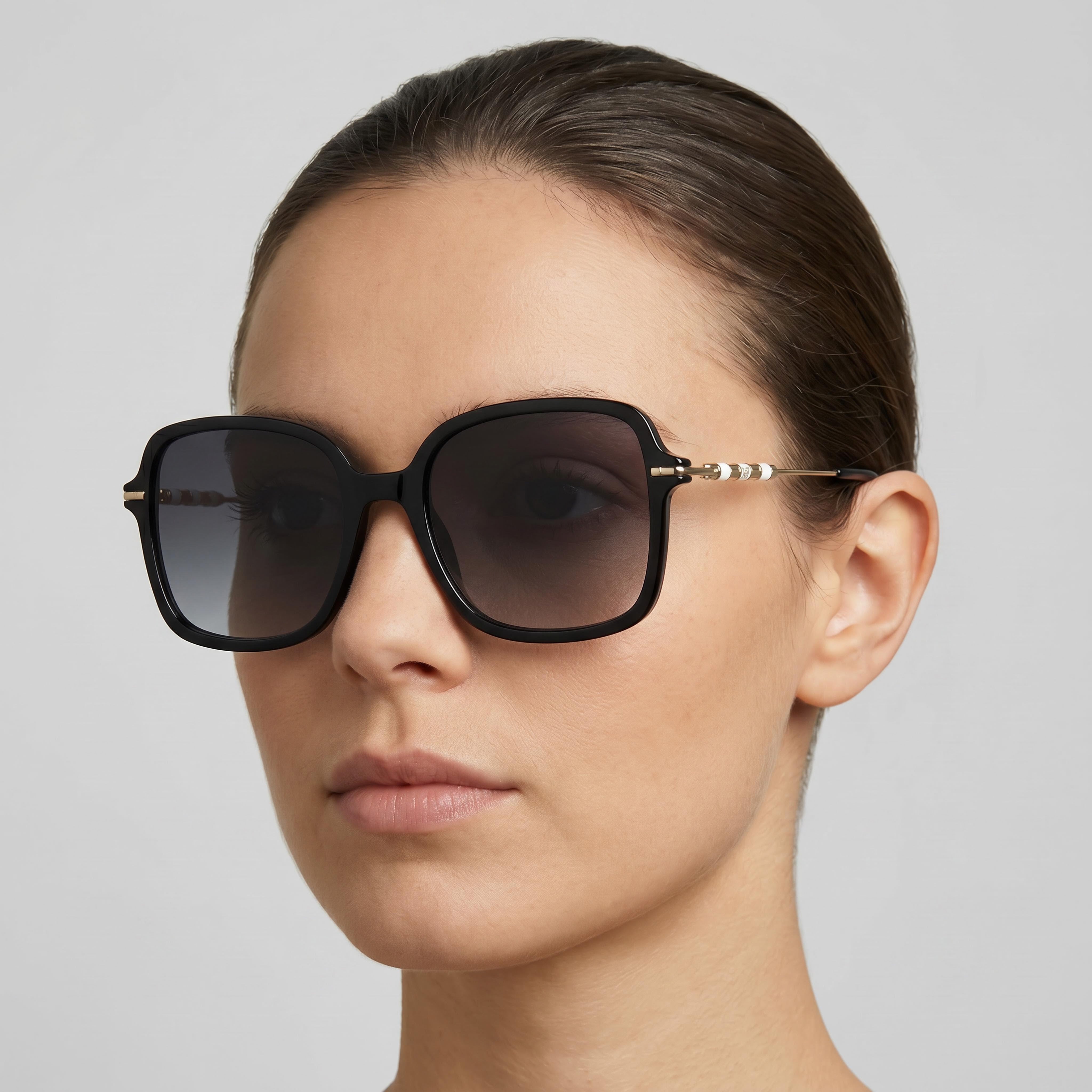 Gafas de sol clásicas Carolina Herrera de mujer con protección UV en plástico negro y cristales grises oscuros de 55 mm, Photo 4