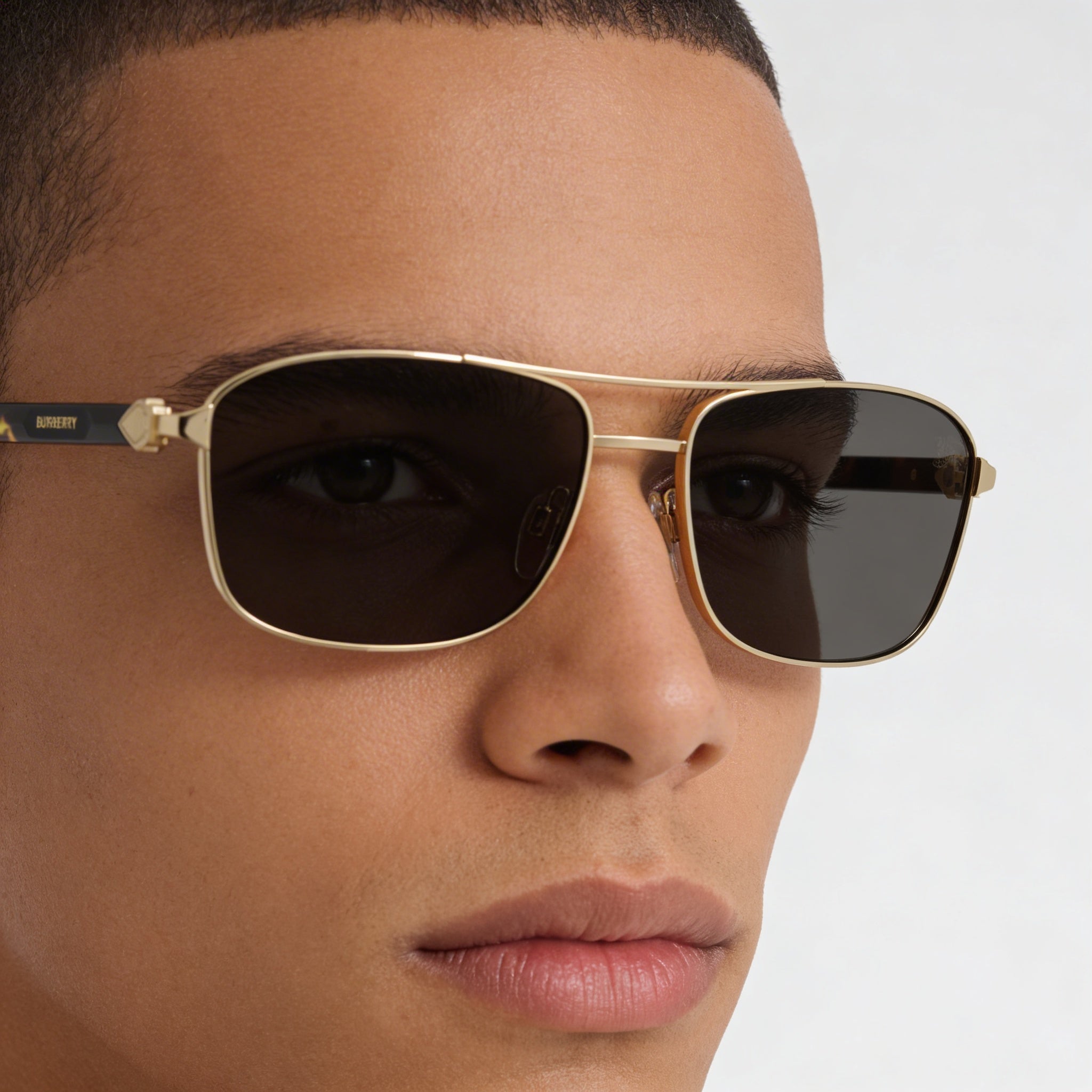 BURBERRY Classic Unisex Metal Gold Dark Grey Non- Polycarbonate Light Gold Lens 60mm, Photo 4