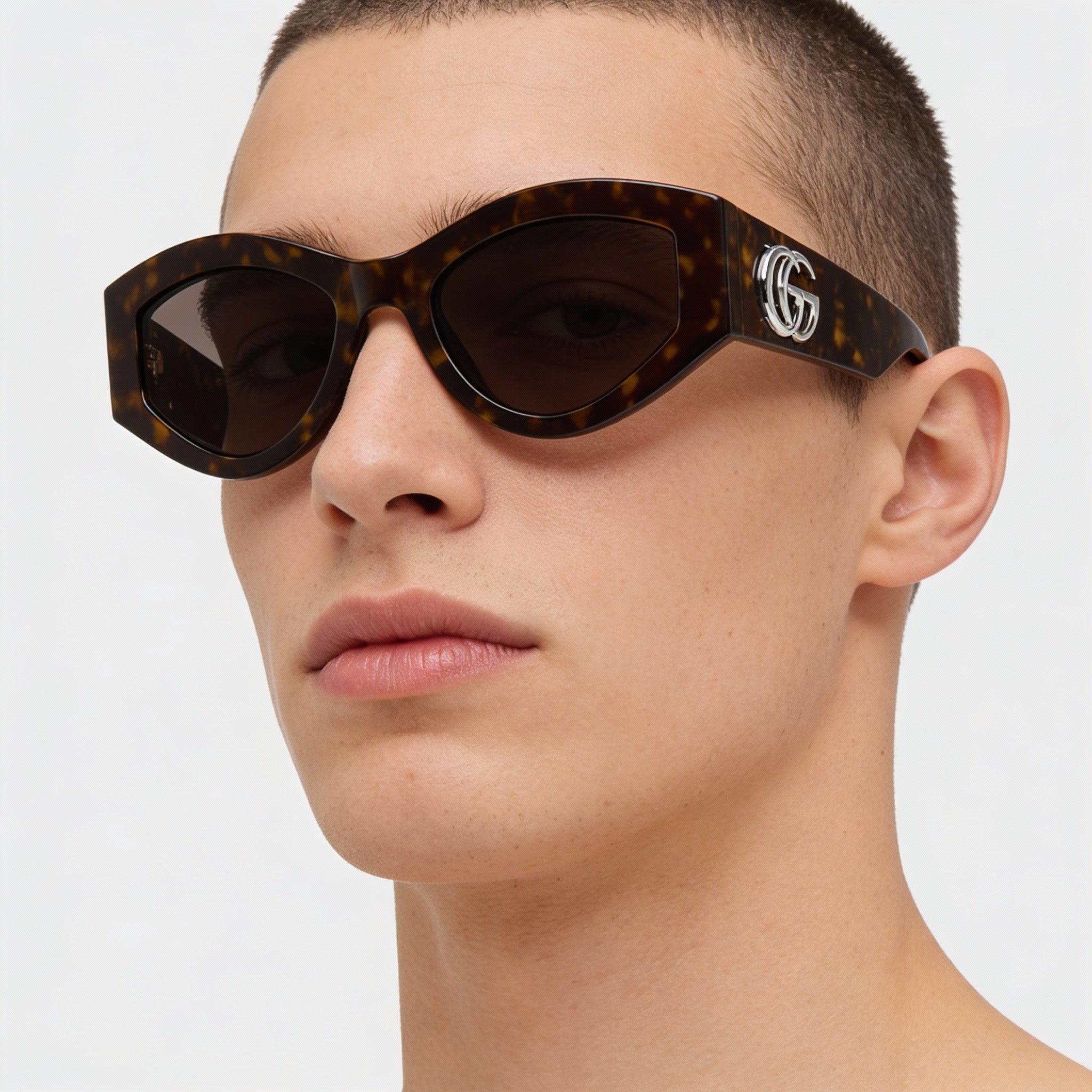 Gucci Modern GG1951S Unisex Recycled Sunglasses with Black Frame and Black Lenses, Bridge 18mm, Temple 145mm, Photo 5