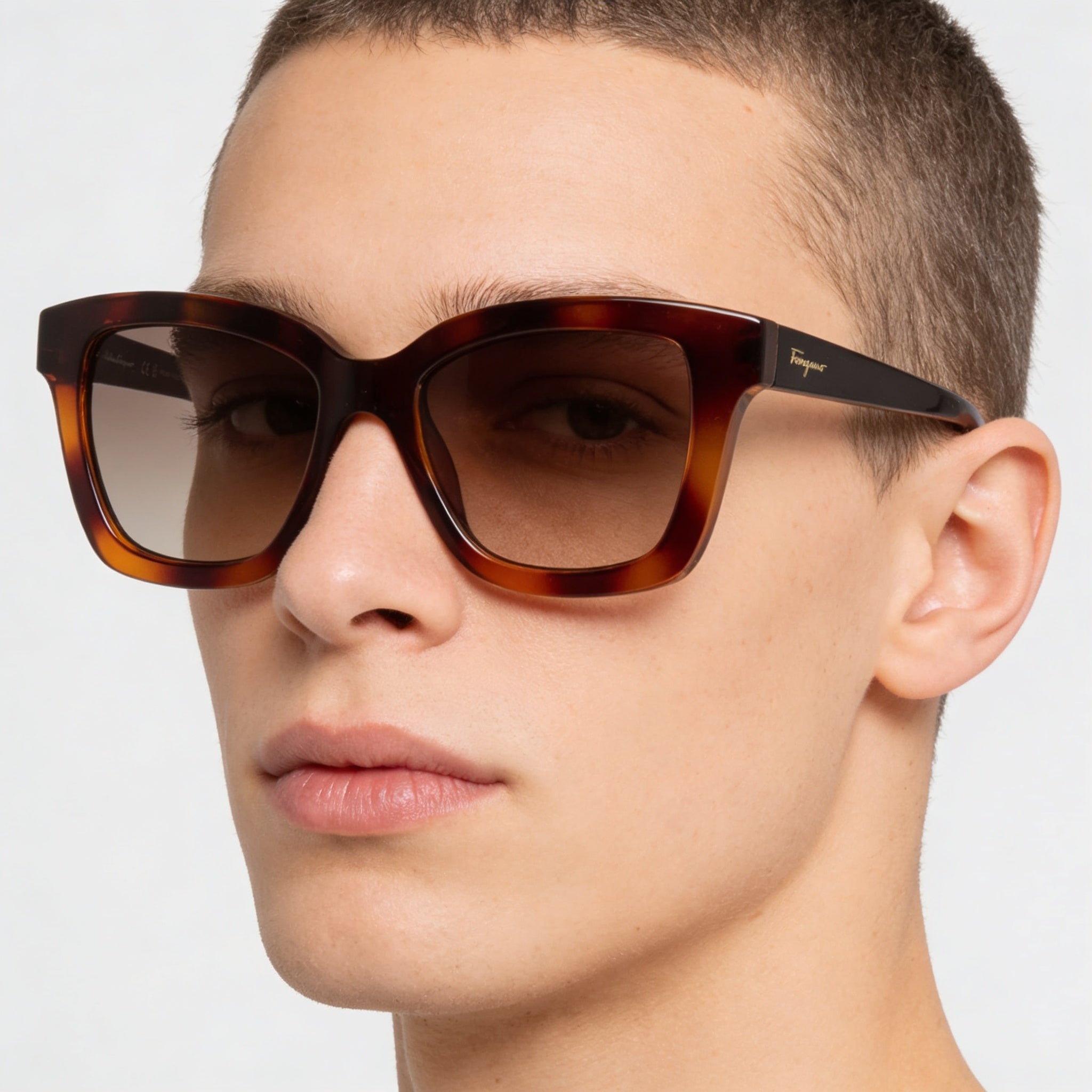 Salvatore Ferragamo Classic Unisex Tortoise Plastic Sunglasses, Brown Gradient Non-Polarized UV Protection, 53mm, Photo 3