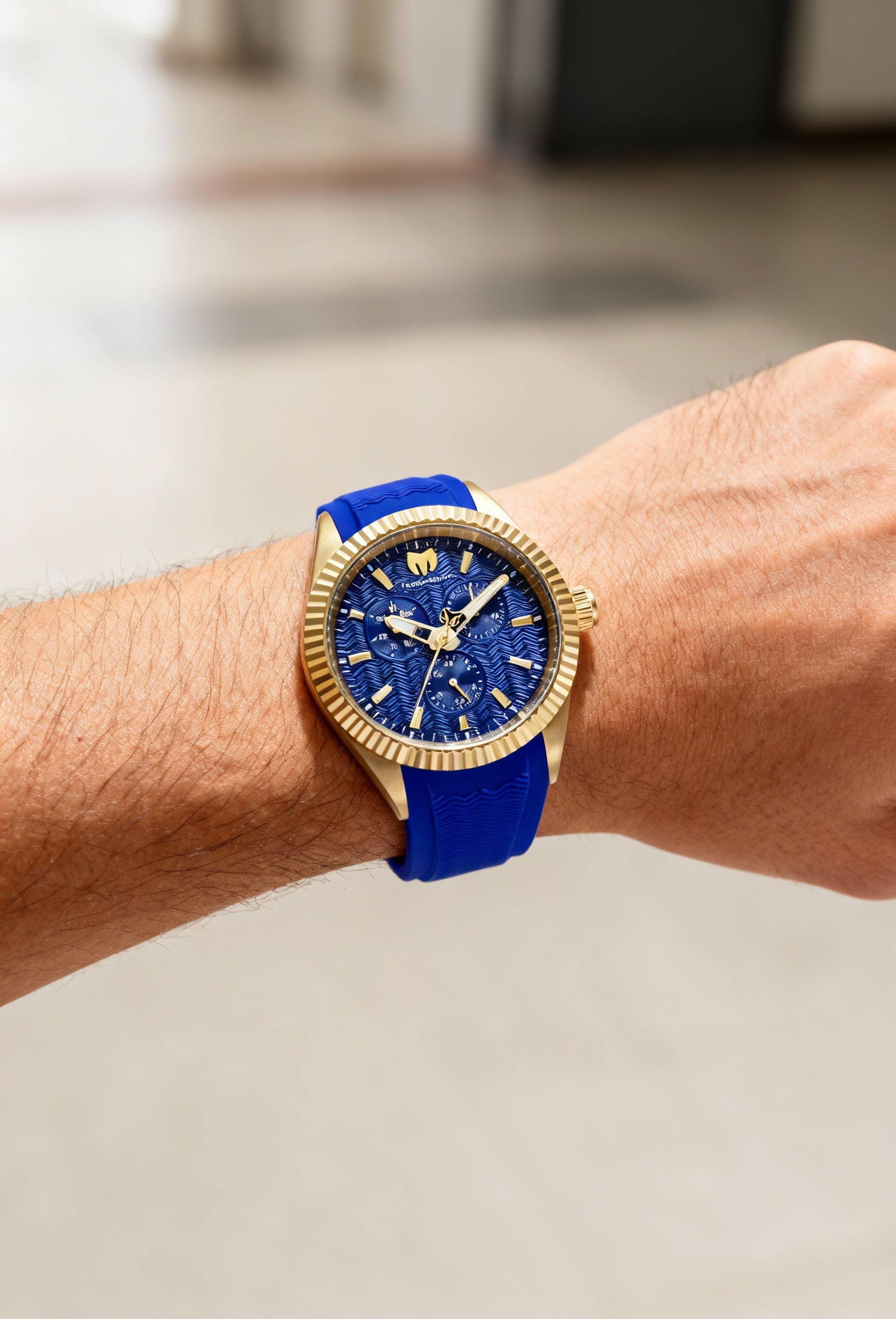 Technomarine Sea TM-719025 Men's Blue Stainless Steel Quartz Watch 42mm Water Resistant, Glow In The Dark, Photo 4