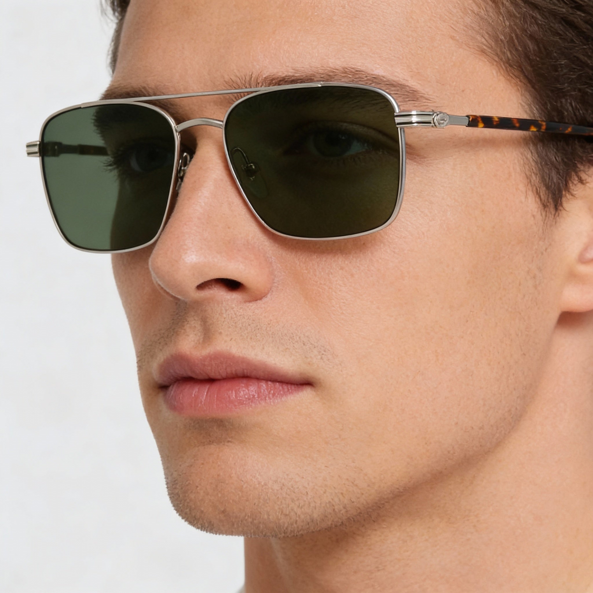 Gafas de sol Lacoste L264s para hombre con montura metálica en gris metalizado y lentes verde sólido con protección UV de 58 mm, Photo 4