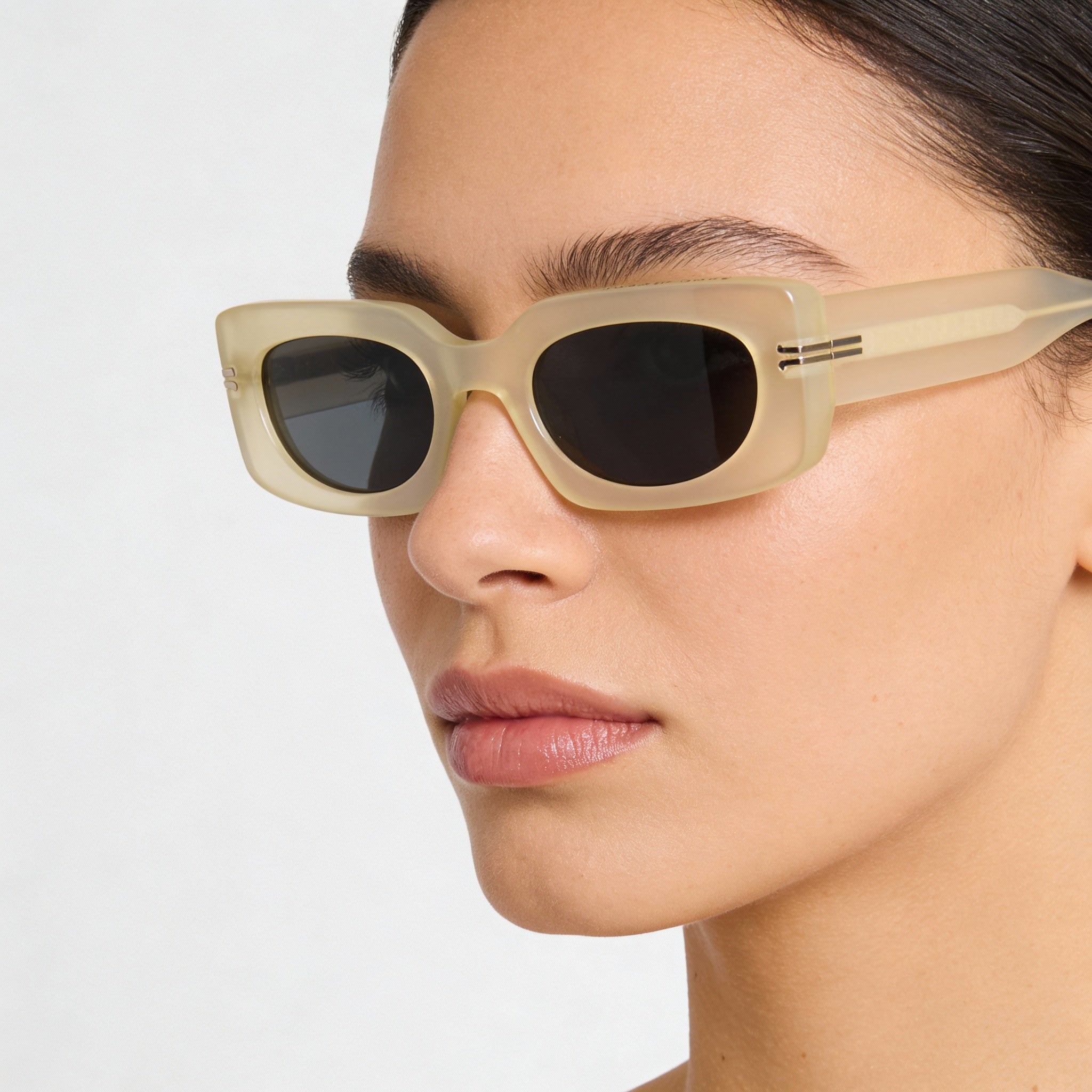 Gafas de sol Marc Jacobs Casual para mujer con montura de acetato amarillo esmerilado y protección UV, lentes amarillas de 50 mm, Photo 4