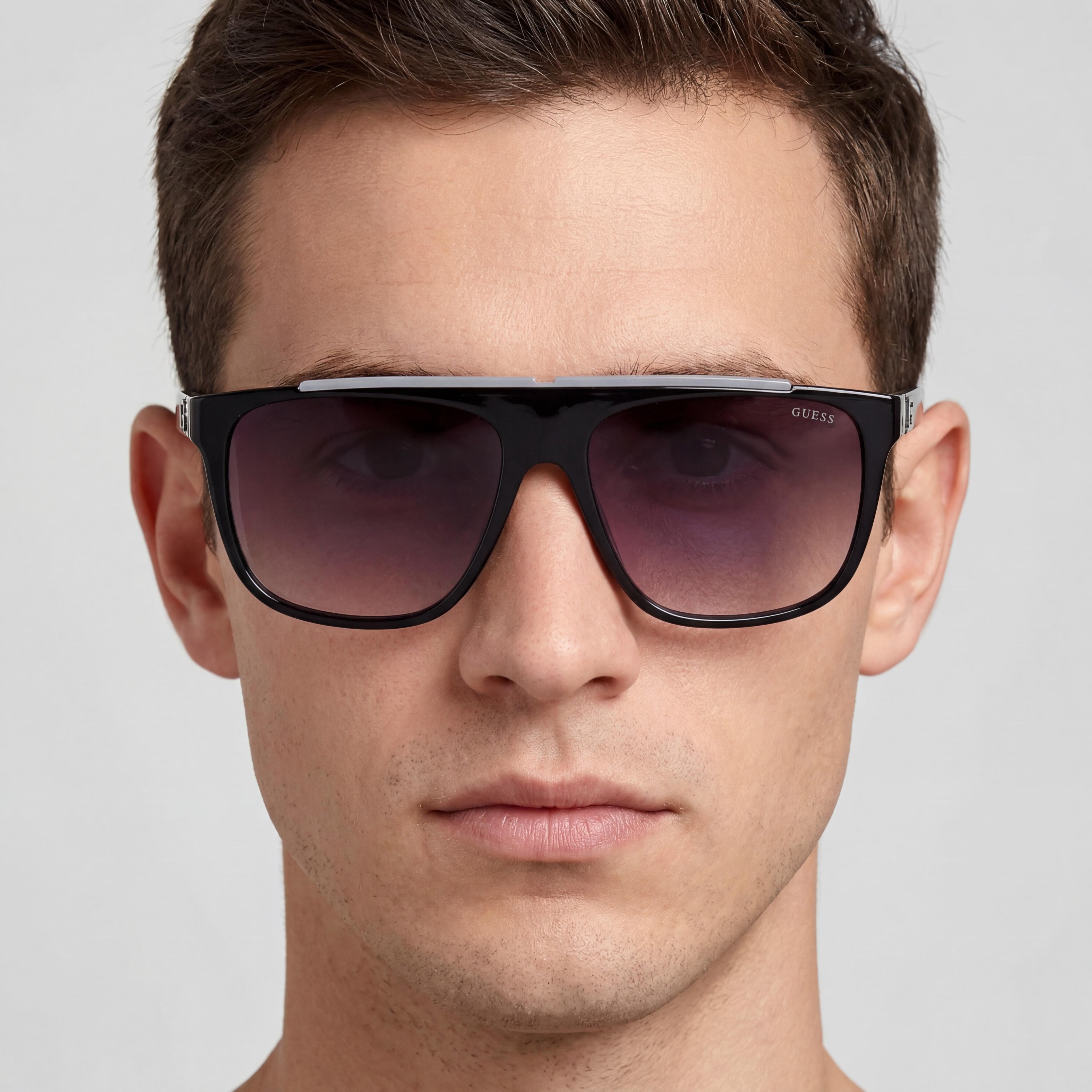 GUESS Men's Aviator Sunglasses Crystal Frame Gradient Smoke Lenses UV Protection 58mm, Photo 5