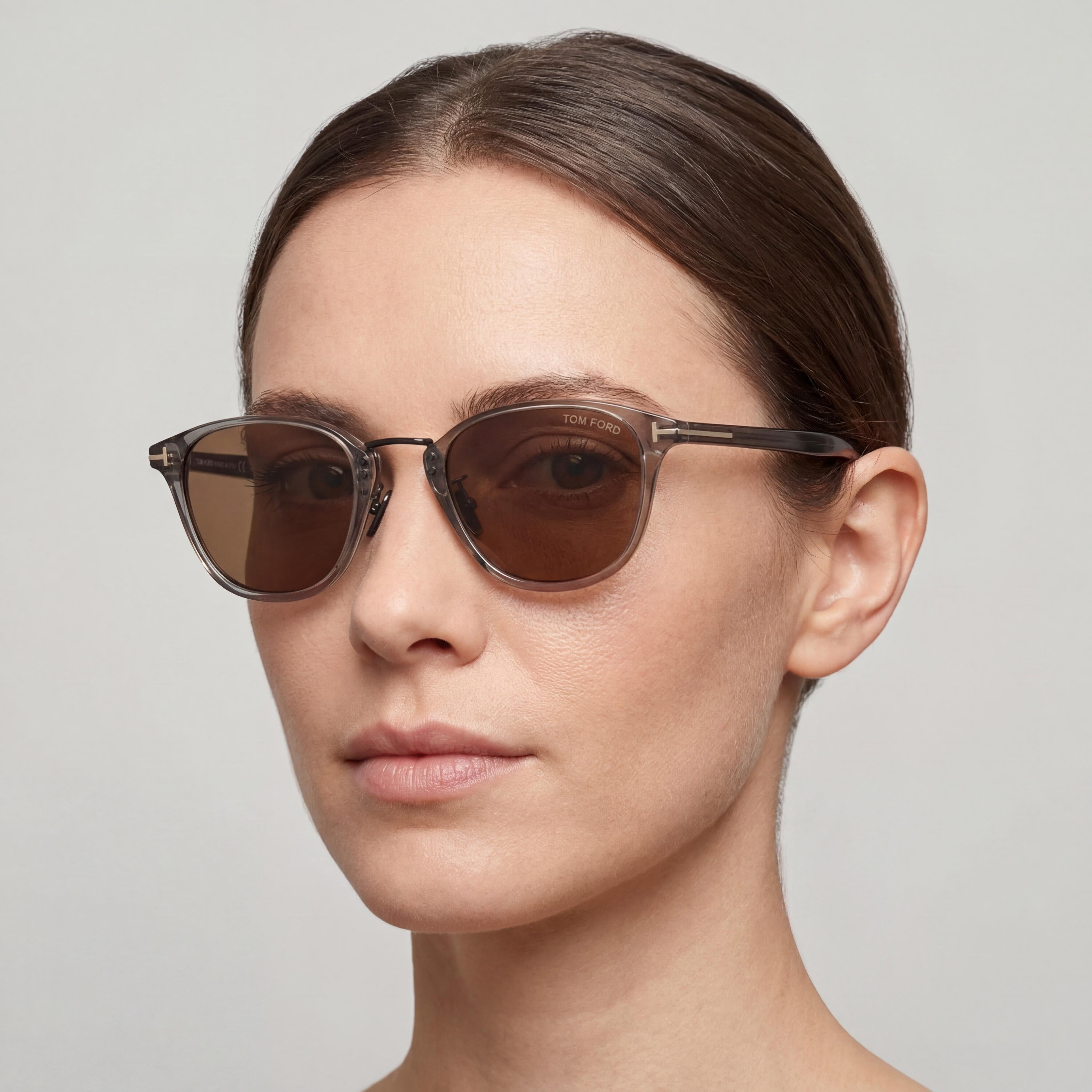 Tom Ford FT1049-D Unisex Sunglasses with Shiny Grey Plastic Frame and Grey Non-Polarized Lenses 50mm, Photo 5