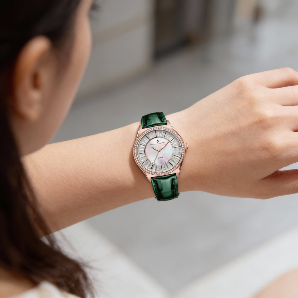 Reloj moderno Christian Van Sant para mujer, resistente al agua, con esfera de nácar, caja de acero inoxidable y correa de piel