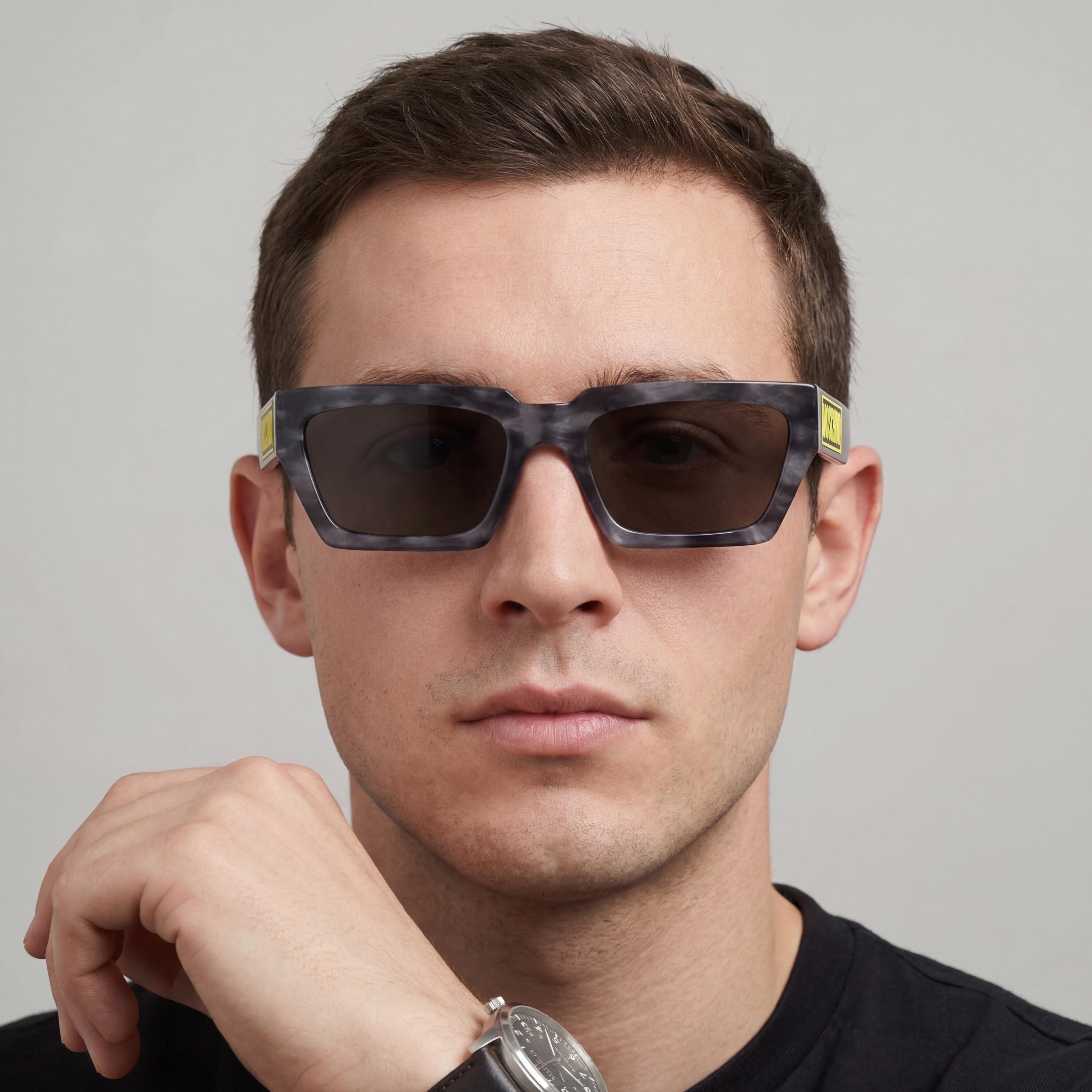 Moschino Casual Men's Grey Horn Acetate Frame Sunglasses with Grey Polycarbonate Lenses & UV Protection 55mm, Photo 5