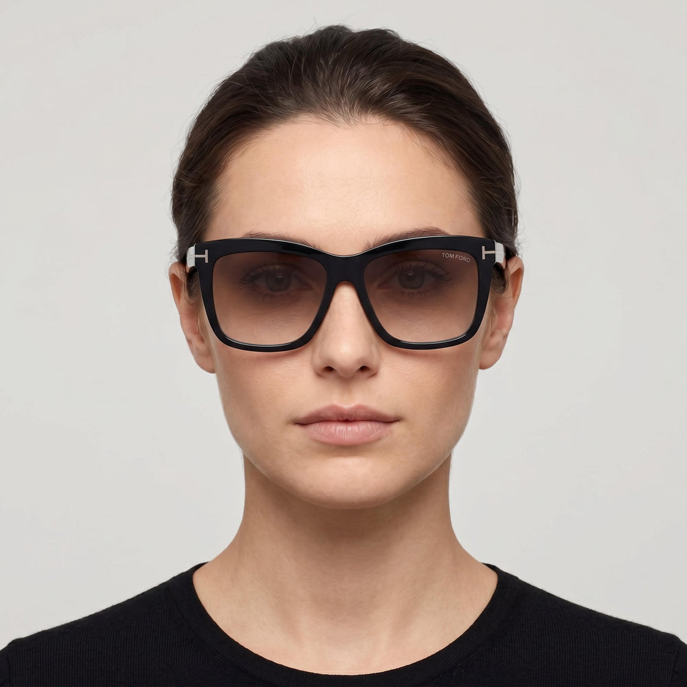 Gafas de sol Marcolin Classic para mujer con montura negra brillante, lentes negras y filtro azul de plástico de 54 mm