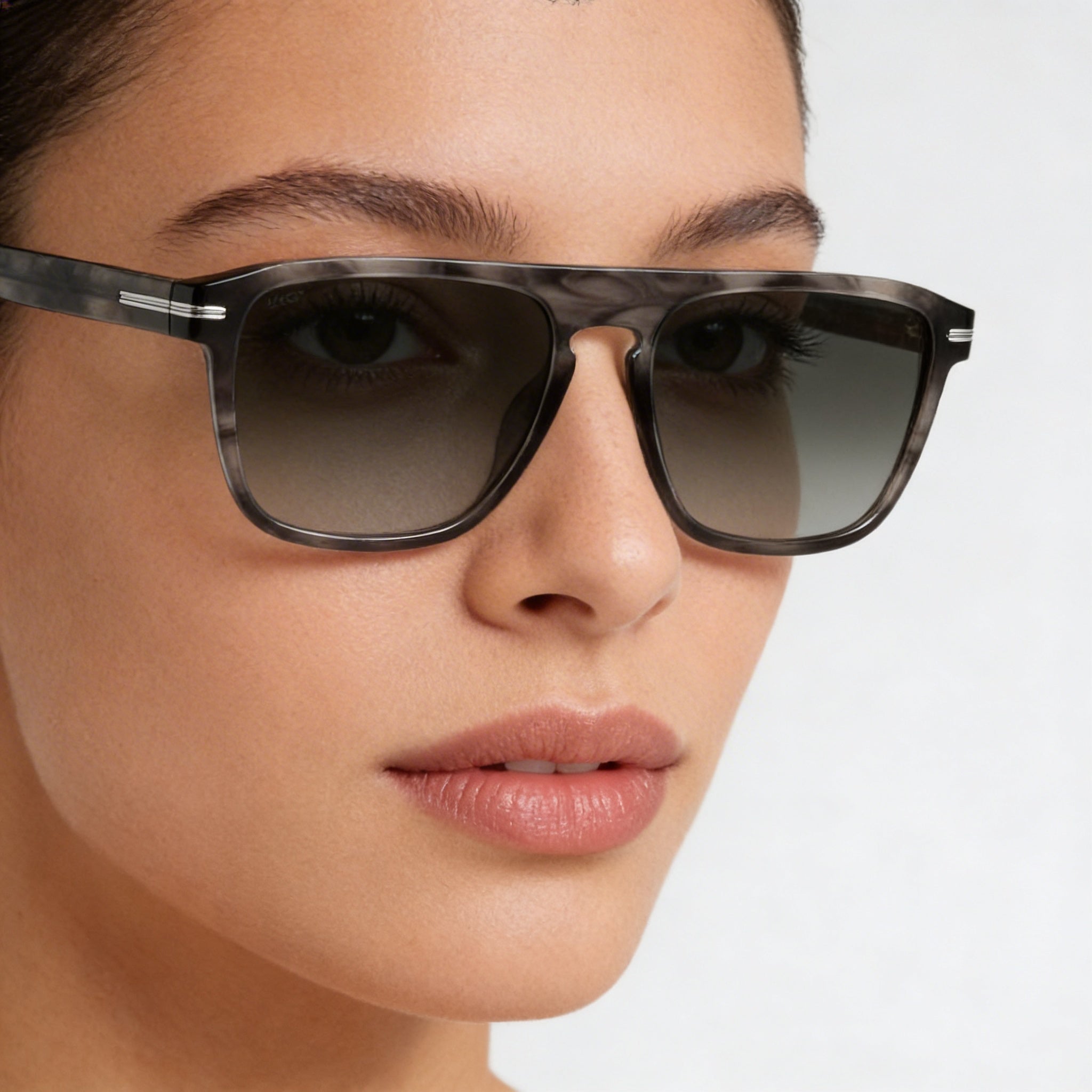 Gafas de sol Hugo Boss BOSS 1599/S para mujer, estilo y expresión, en acetato gris cuerno, con lentes verdes degradadas con protección UV, de 56 mm, Photo 5