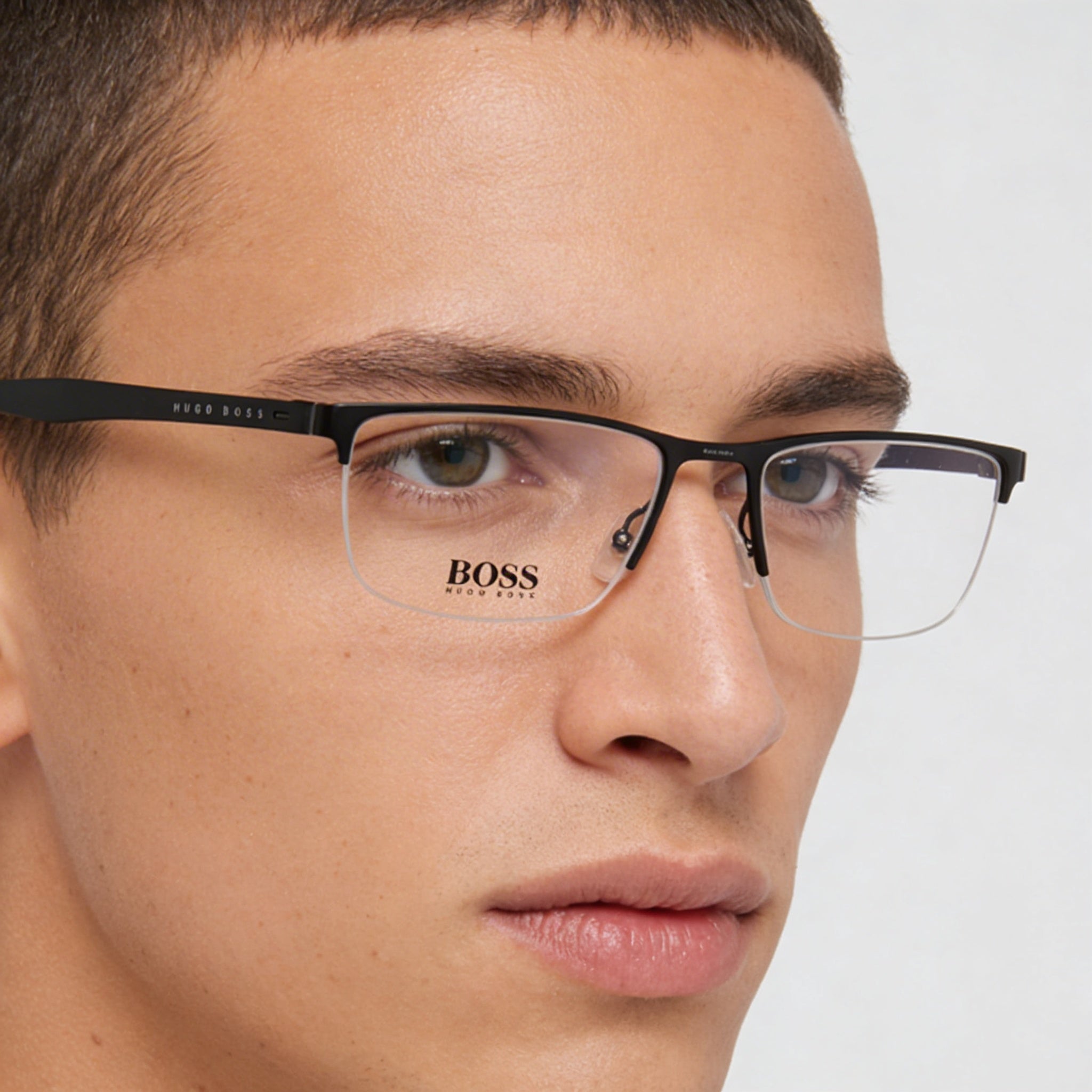 Gafas de hombre Hugo Boss 1080 negras mate cuadradas semial aire metal y poliamida 56 mm, Photo 4
