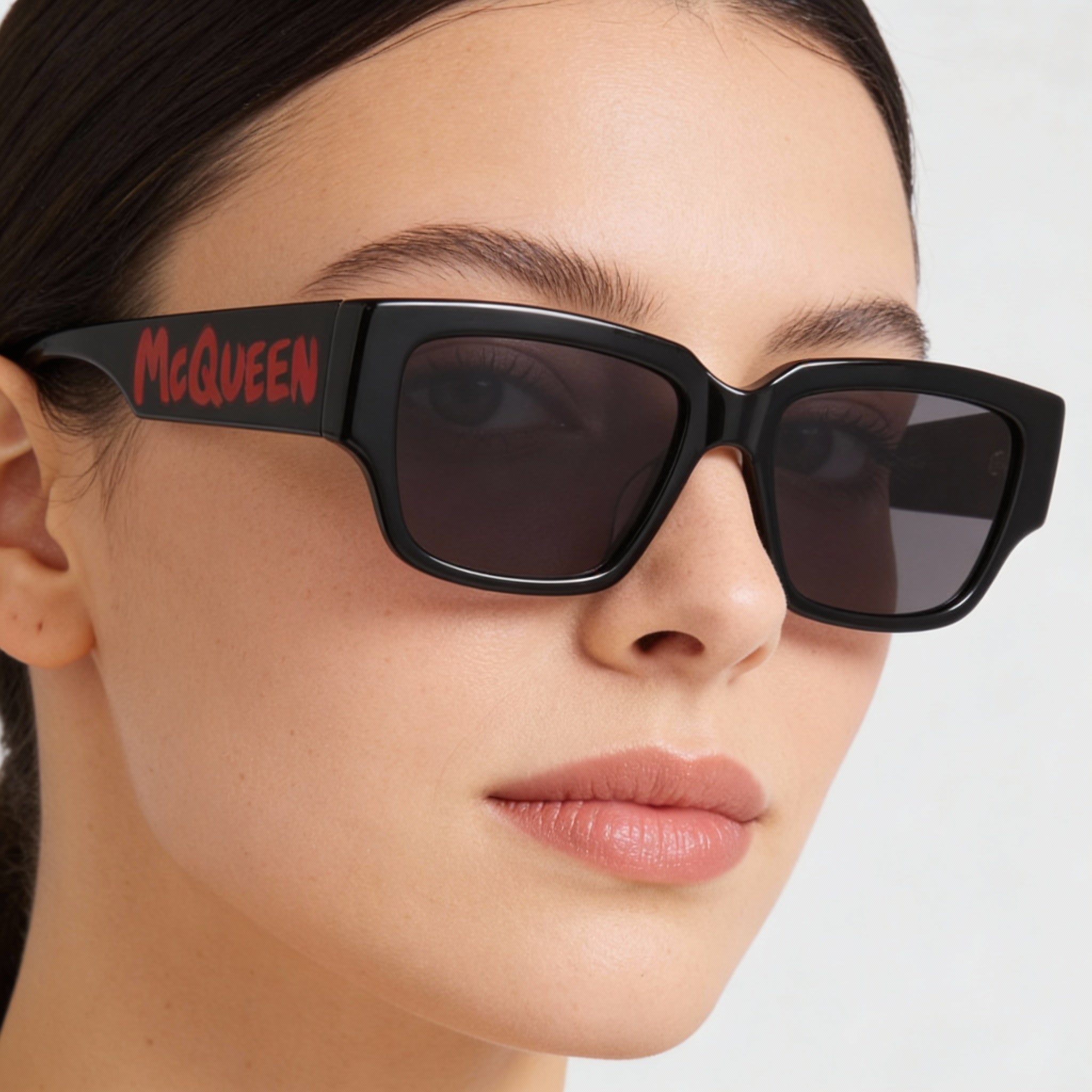 Alexander McQueen Women's Square/Rectangle Sunglasses with Acetate Frame, Black Grey, Polycarbonate UV Protected Lenses, 56mm, Photo 4