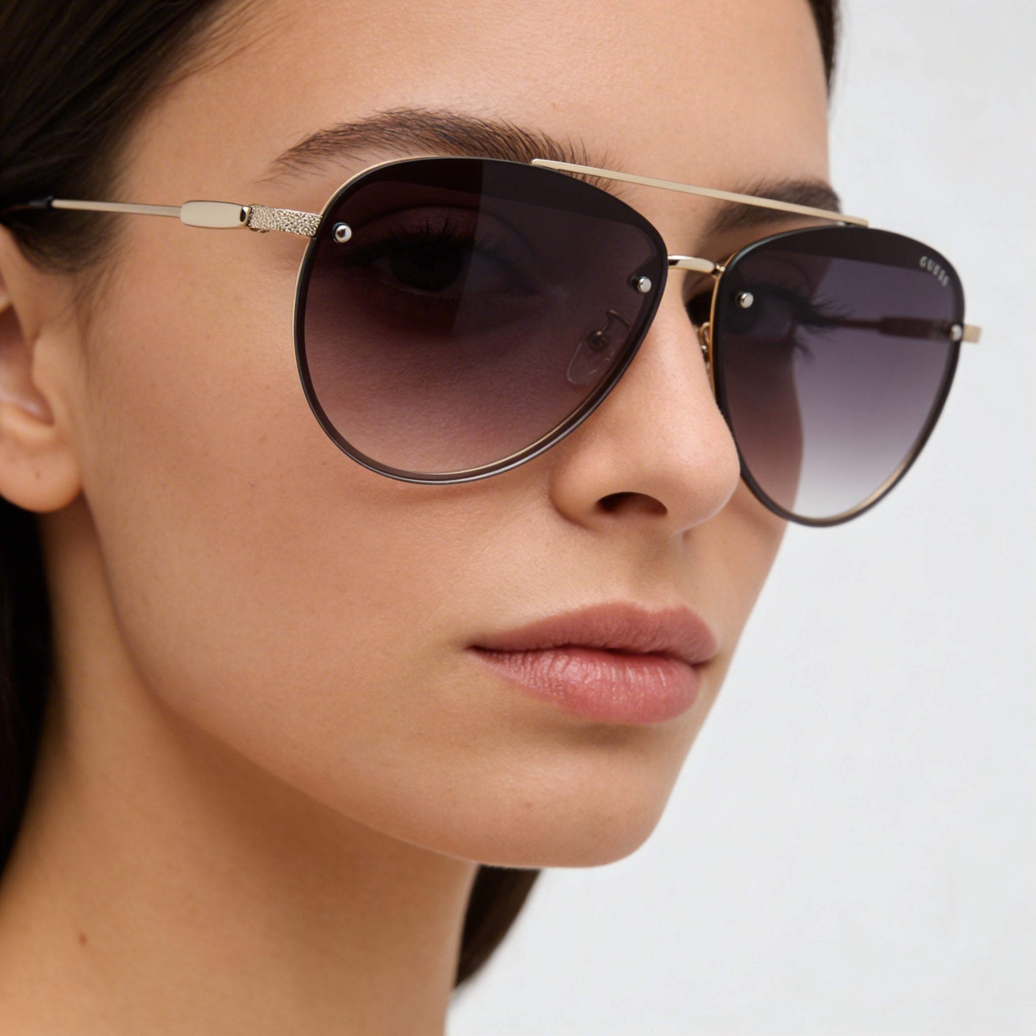 GUESS Classic Women's Shiny Light Nickeltin Metal Frame Sunglasses with Smoke Gradient Lenses 63mm, Photo 4