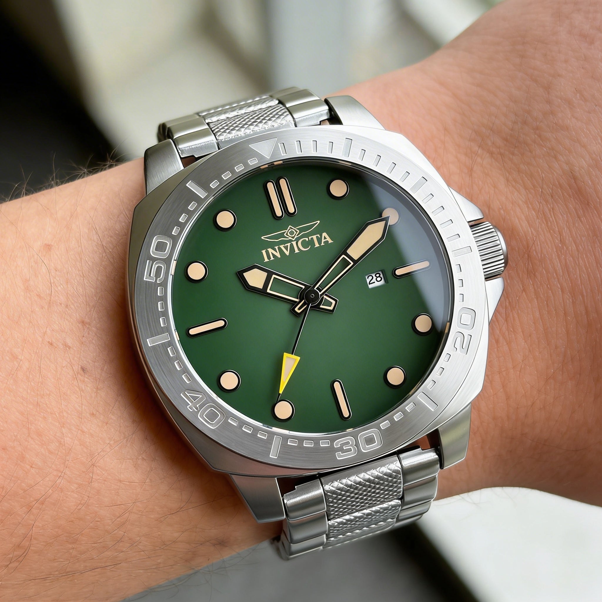 Reloj Invicta Speedway 49100 para hombre, movimiento de cuarzo, caja y pulsera de acero inoxidable plateado, esfera verde, 46 mm, Photo 3