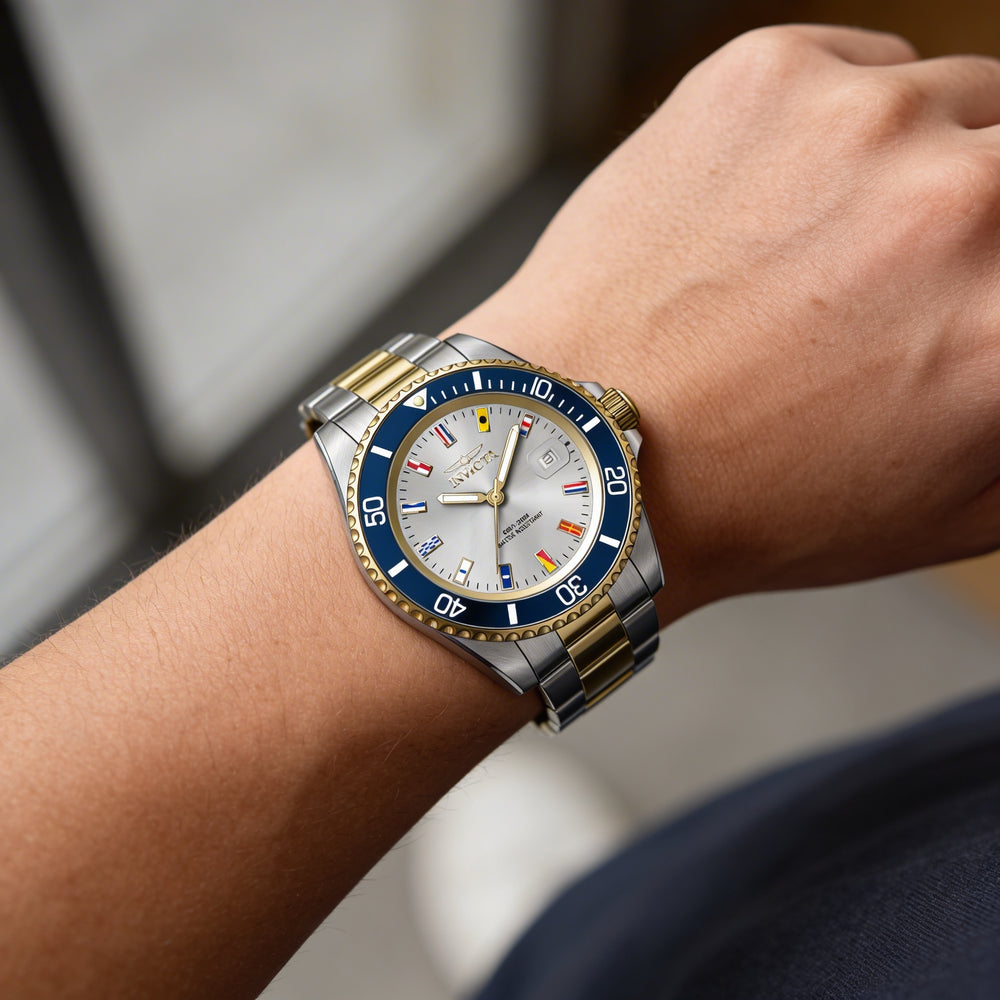 Reloj de cuarzo Invicta Pro Diver 49887 para hombre, caja de acero inoxidable de 40 mm, esfera plateada, brazalete de acero inoxidable.