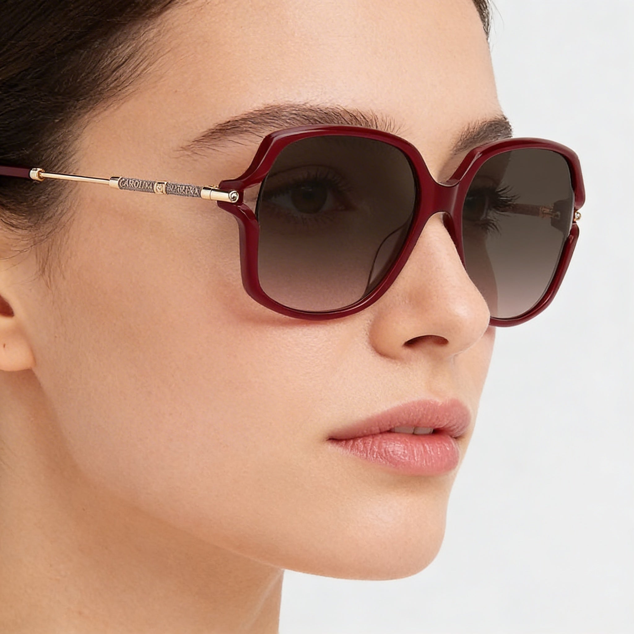 Carolina Herrera Casual Gafas de sol con protección UV de mariposa de plástico sombreado marrón burdeos para mujer 58, Photo 4