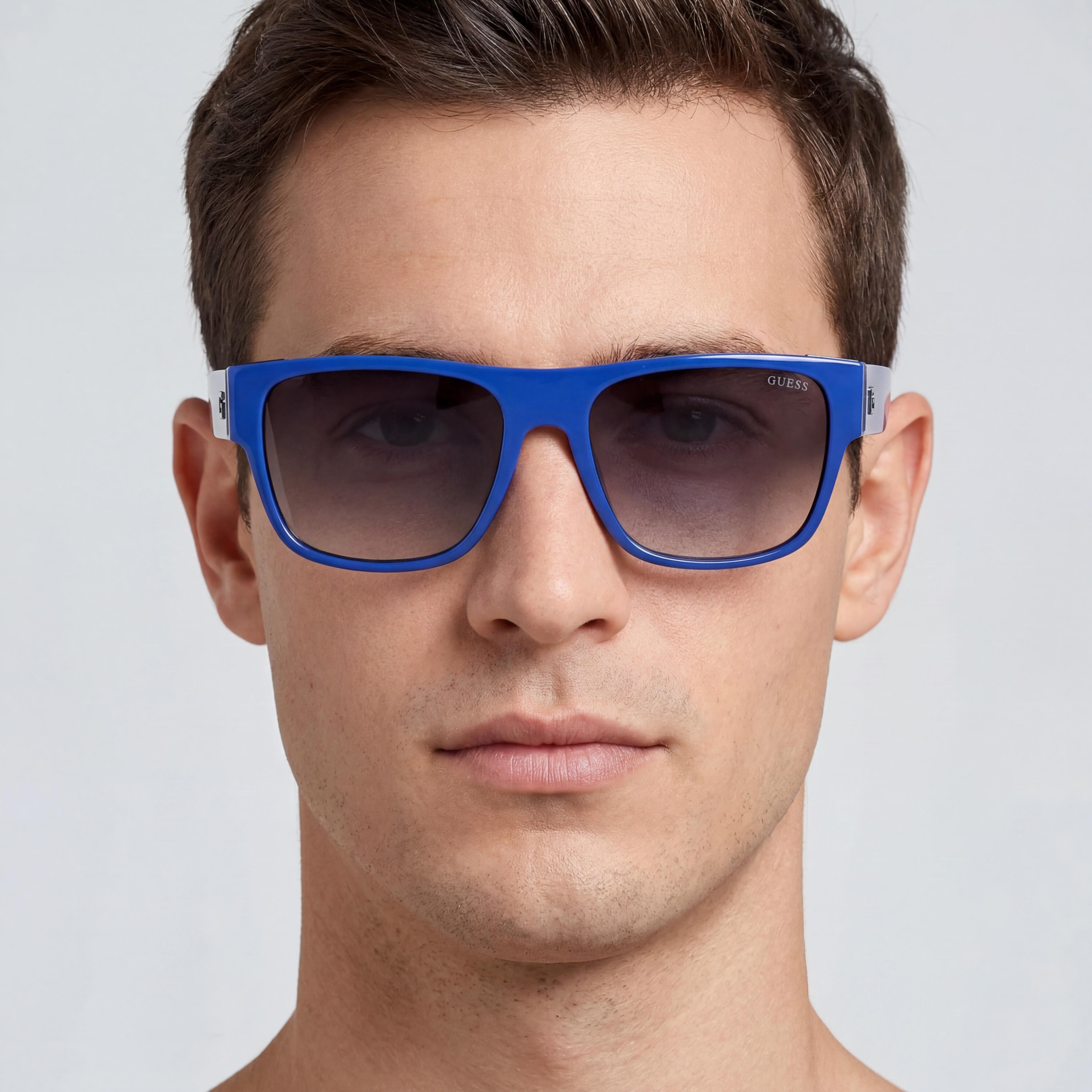 GUESS Casual Men's Plastic Frame Non-Polarized UV 400 Sunglasses, Azul Brillante, Gradient Smoke Lenses 58mm, Photo 5