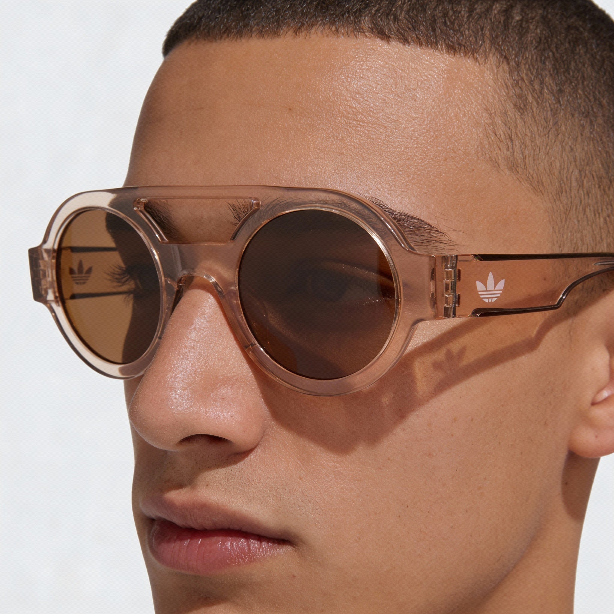 Gafas de sol deportivas adidas para hombre, con montura de plástico multicolor y lentes marrones, no polarizadas y protección UV, 47 mm, Photo 4
