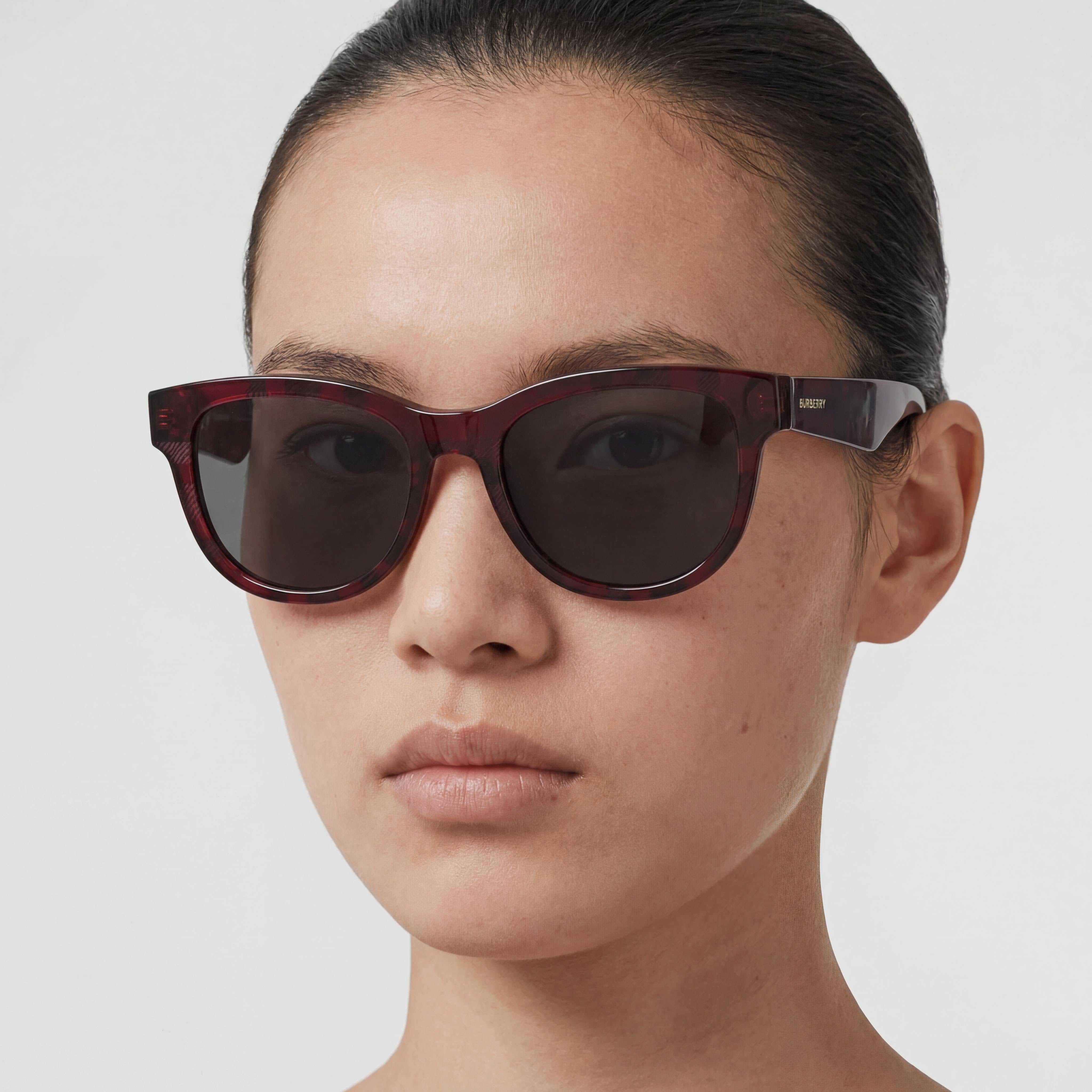 BURBERRY Modern Multicoloured Frame Non-Polarized Lenses Unisex Sunglasses, Bridge 18mm, Temple 145mm, Photo 5