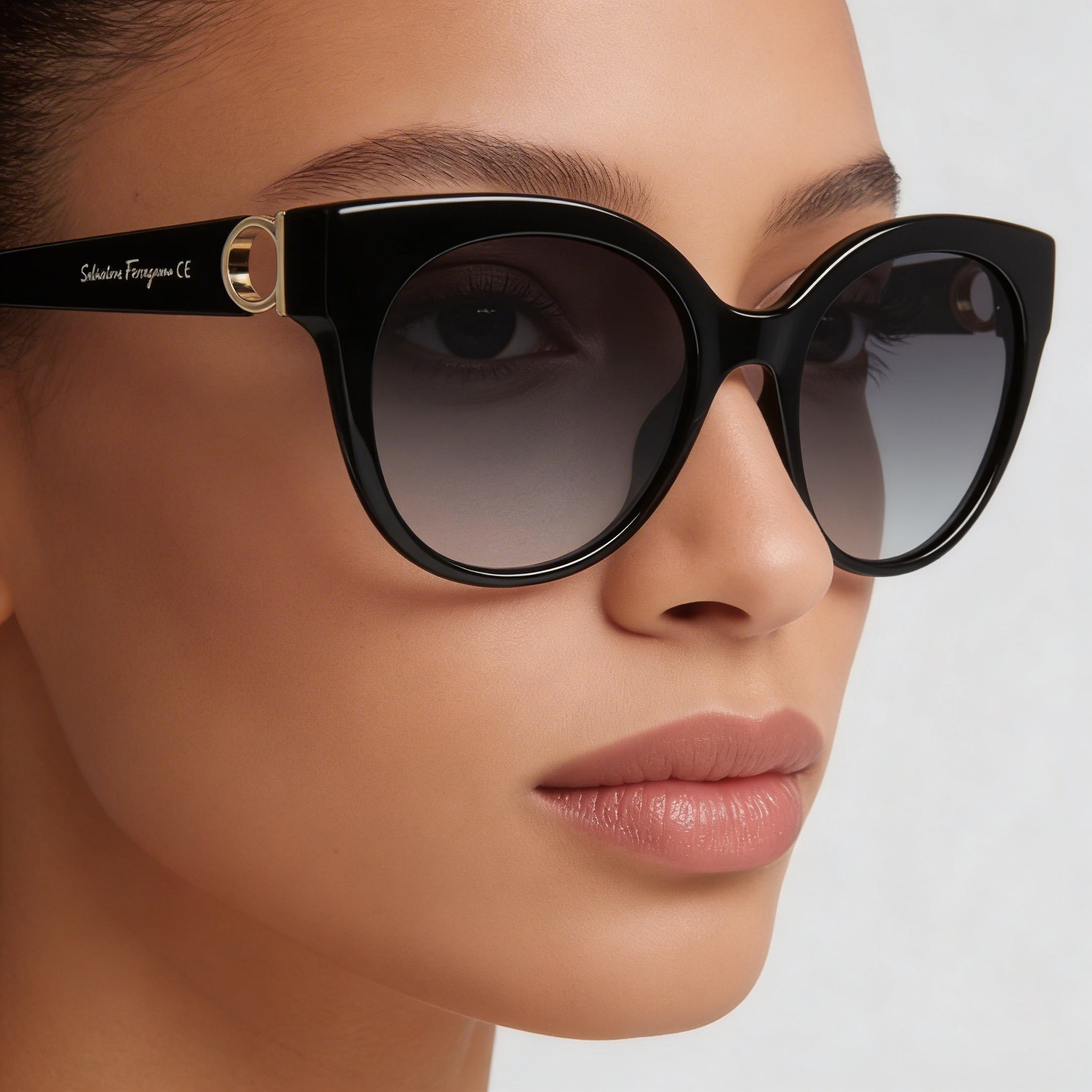 Salvatore Ferragamo Gancini SF1031SL Gafas de Sol Redondas para Mujer Plástico Negro Gris 53mm 100% Protección UV, Photo 4