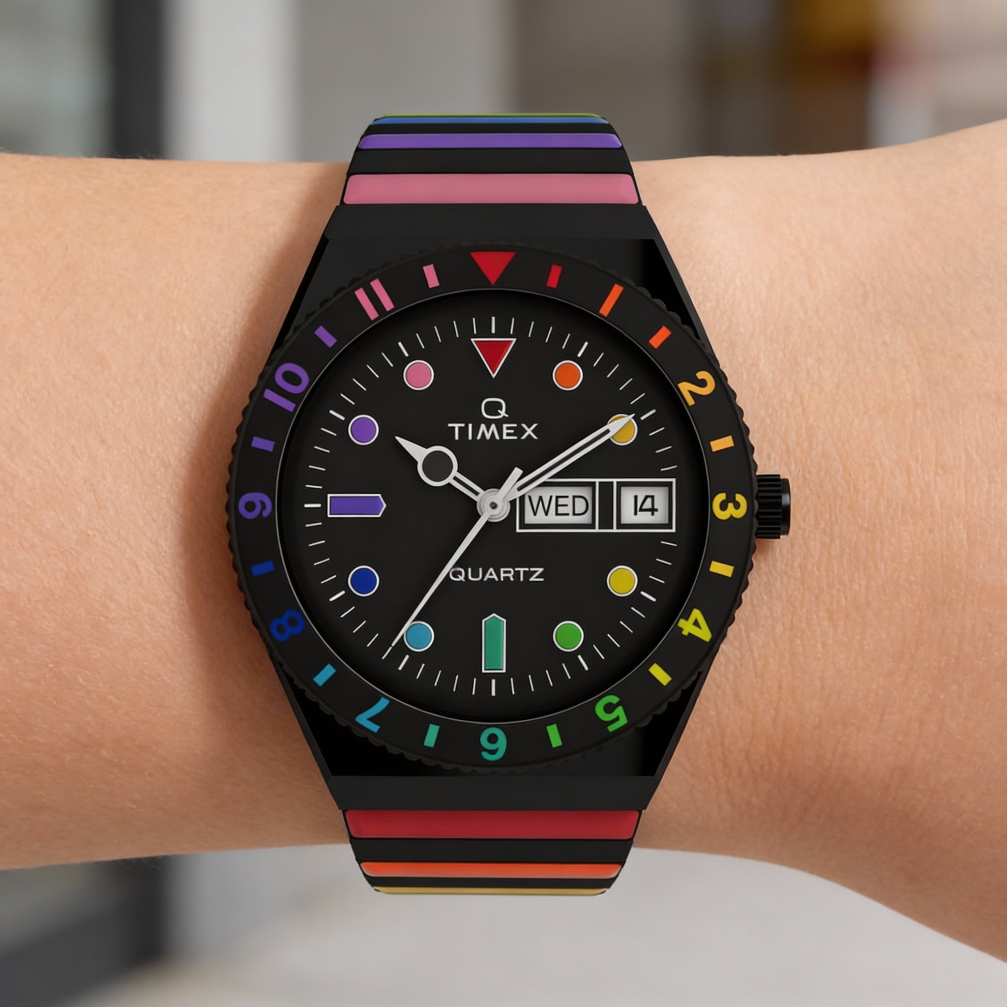 Timex 36 mm Q Rainbow Women's Black Stainless Steel Quartz Watch with Mineral Crystal, 50m Water Resistant, Expansion Band, Photo 4