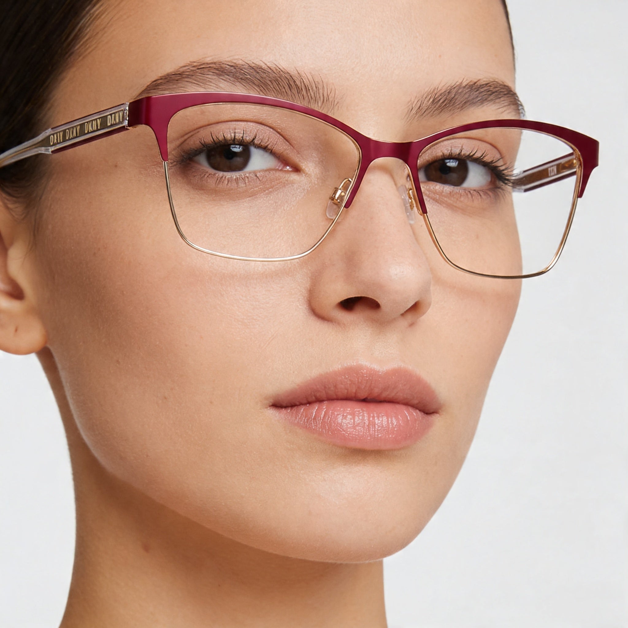 DKNY DK3008 Gafas de sol clásicas para mujer, montura de acetato color ciruela y oro, lentes de policarbonato, 53 mm, Photo 4